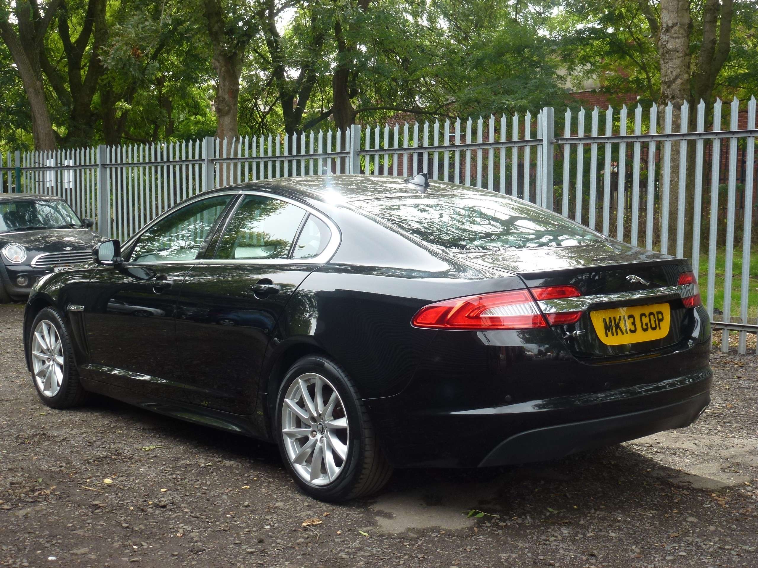 A 2013 JAGUAR XF 2.2d Sport Saloon 4dr Diesel Auto Euro 5 (s/s) (200 ps) A 2013 JAGUAR XF 2.2d Sport Saloon 4dr Diesel Auto Euro 5 (s/s) (200 ps)