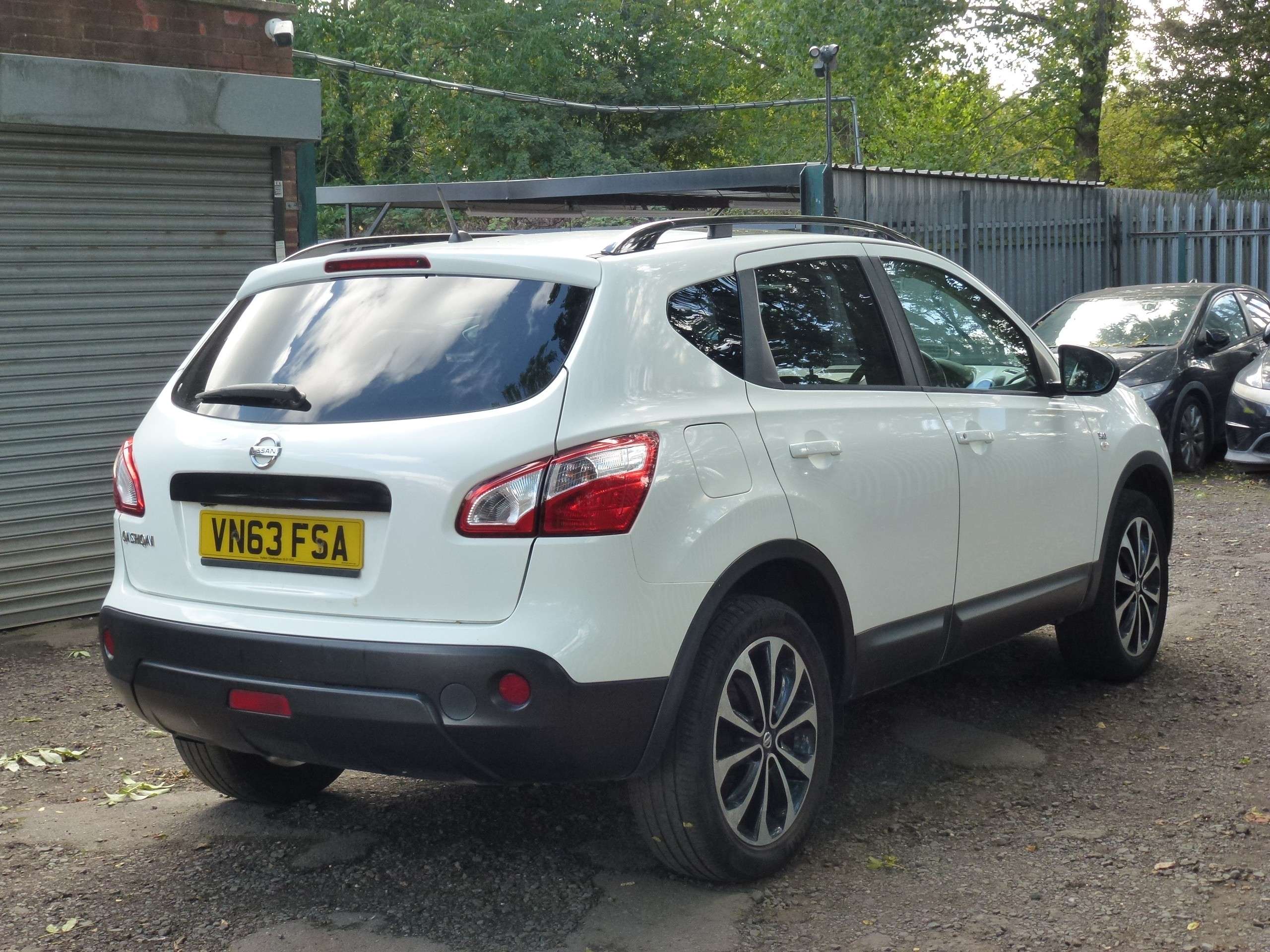 A 2013 NISSAN QASHQAI 1.6 360 SUV 5dr Petrol Manual 2WD Euro 5 (117 ps) A 2013 NISSAN QASHQAI 1.6 360 SUV 5dr Petrol Manual 2WD Euro 5 (117 ps)