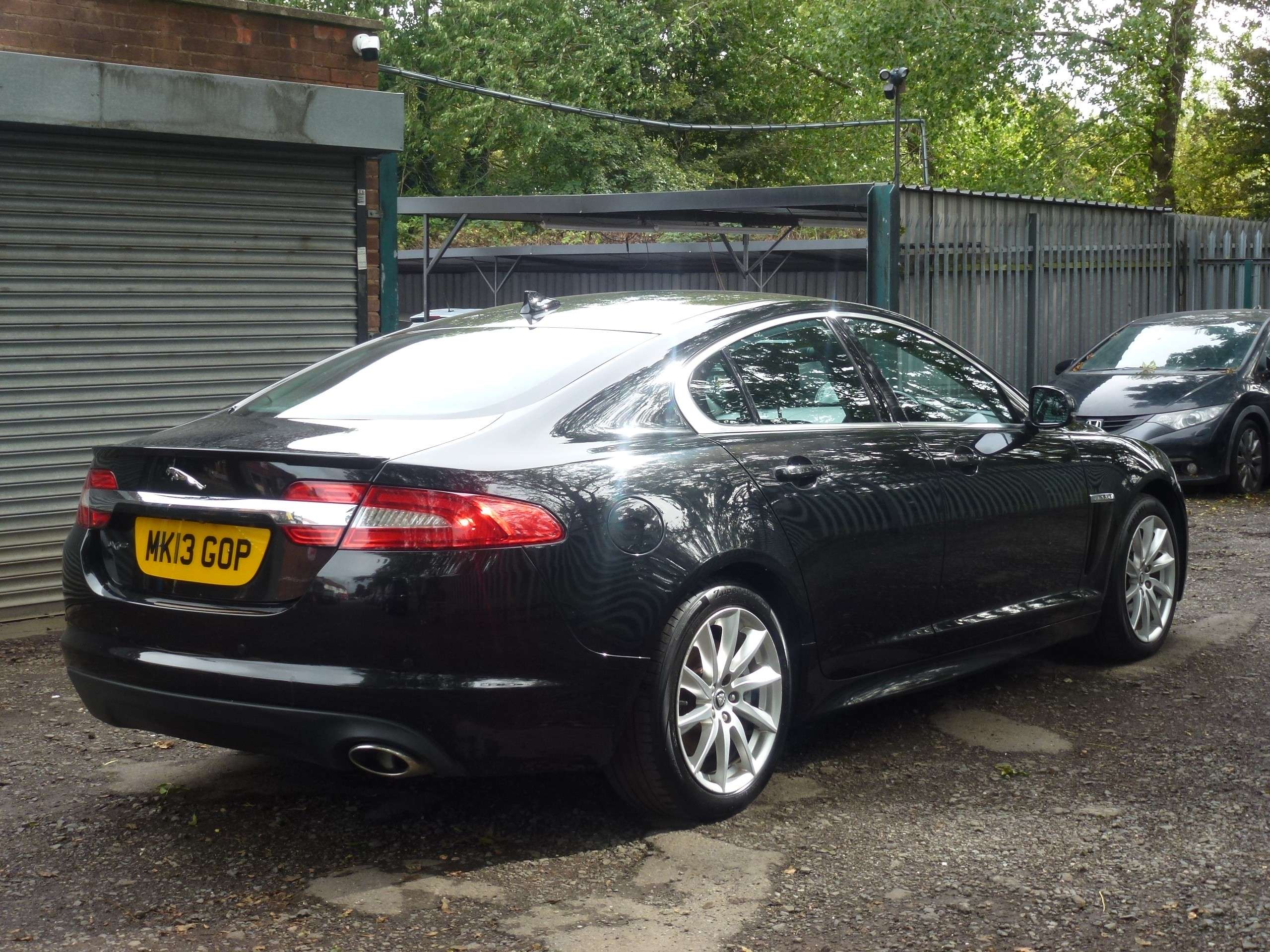 A 2013 JAGUAR XF 2.2d Sport Saloon 4dr Diesel Auto Euro 5 (s/s) (200 ps) A 2013 JAGUAR XF 2.2d Sport Saloon 4dr Diesel Auto Euro 5 (s/s) (200 ps)