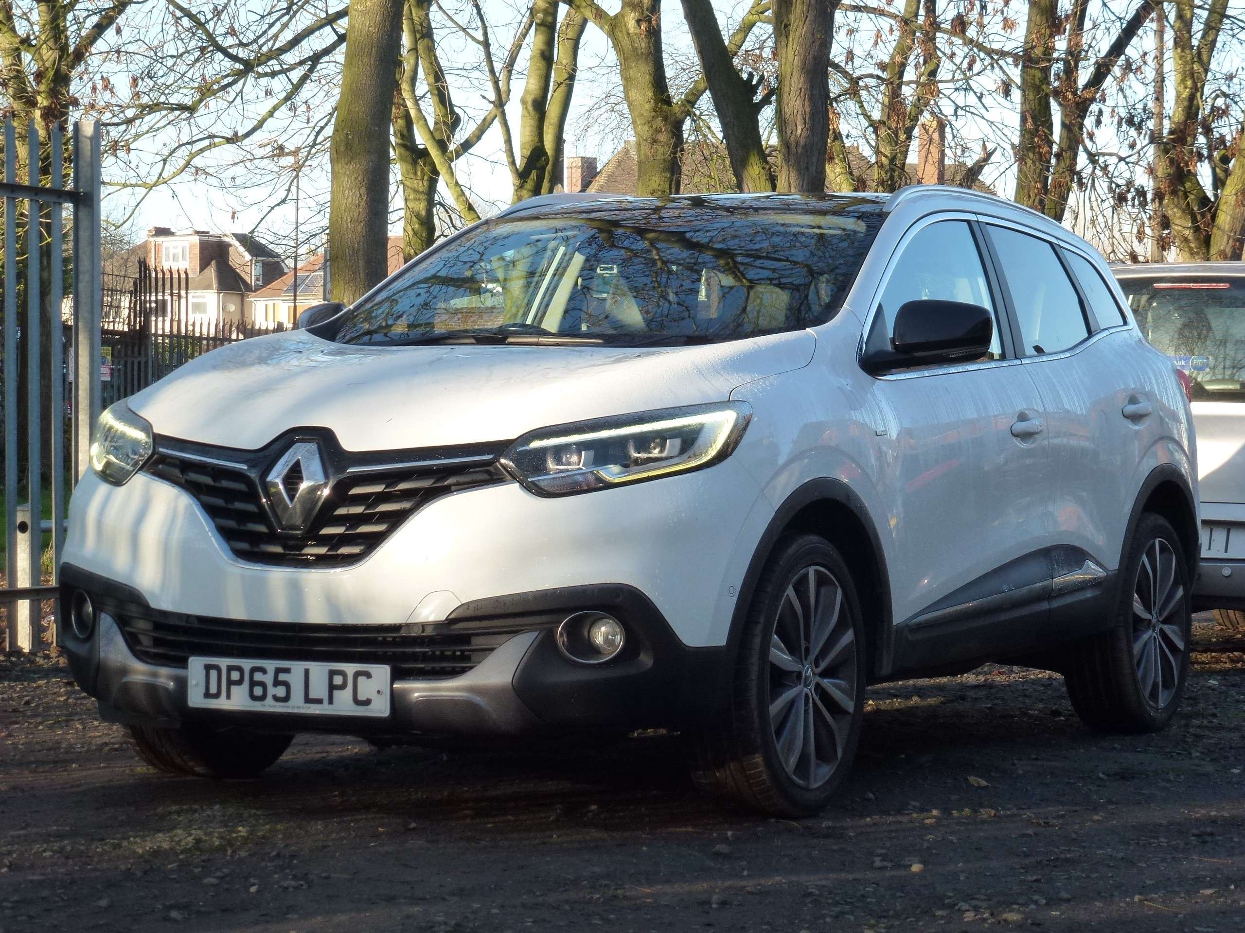 A 2015 RENAULT KADJAR 1.5 dCi Signature Nav SUV 5dr Diesel Manual Euro 6 (s/s) (110 ps) A 2015 RENAULT KADJAR 1.5 dCi Signature Nav SUV 5dr Diesel Manual Euro 6 (s/s) (110 ps)