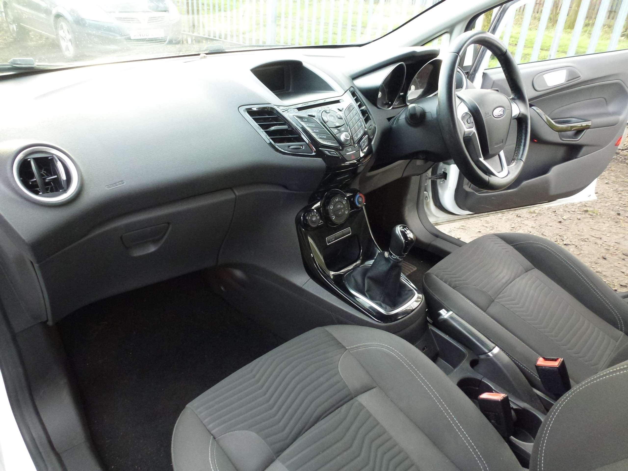 2015 FORD FIESTA 2015 FORD FIESTA