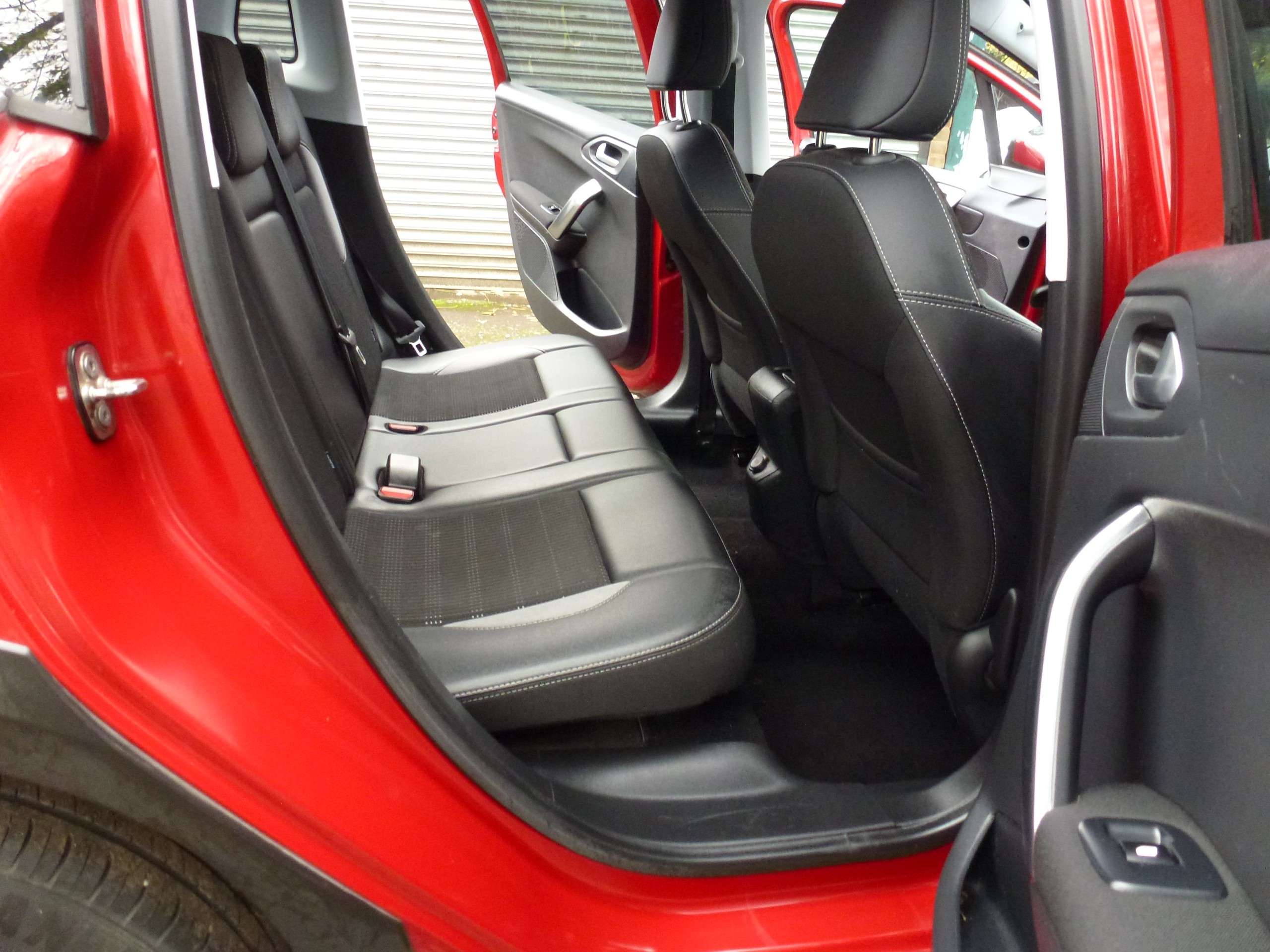 2017 PEUGEOT 2008 2017 PEUGEOT 2008