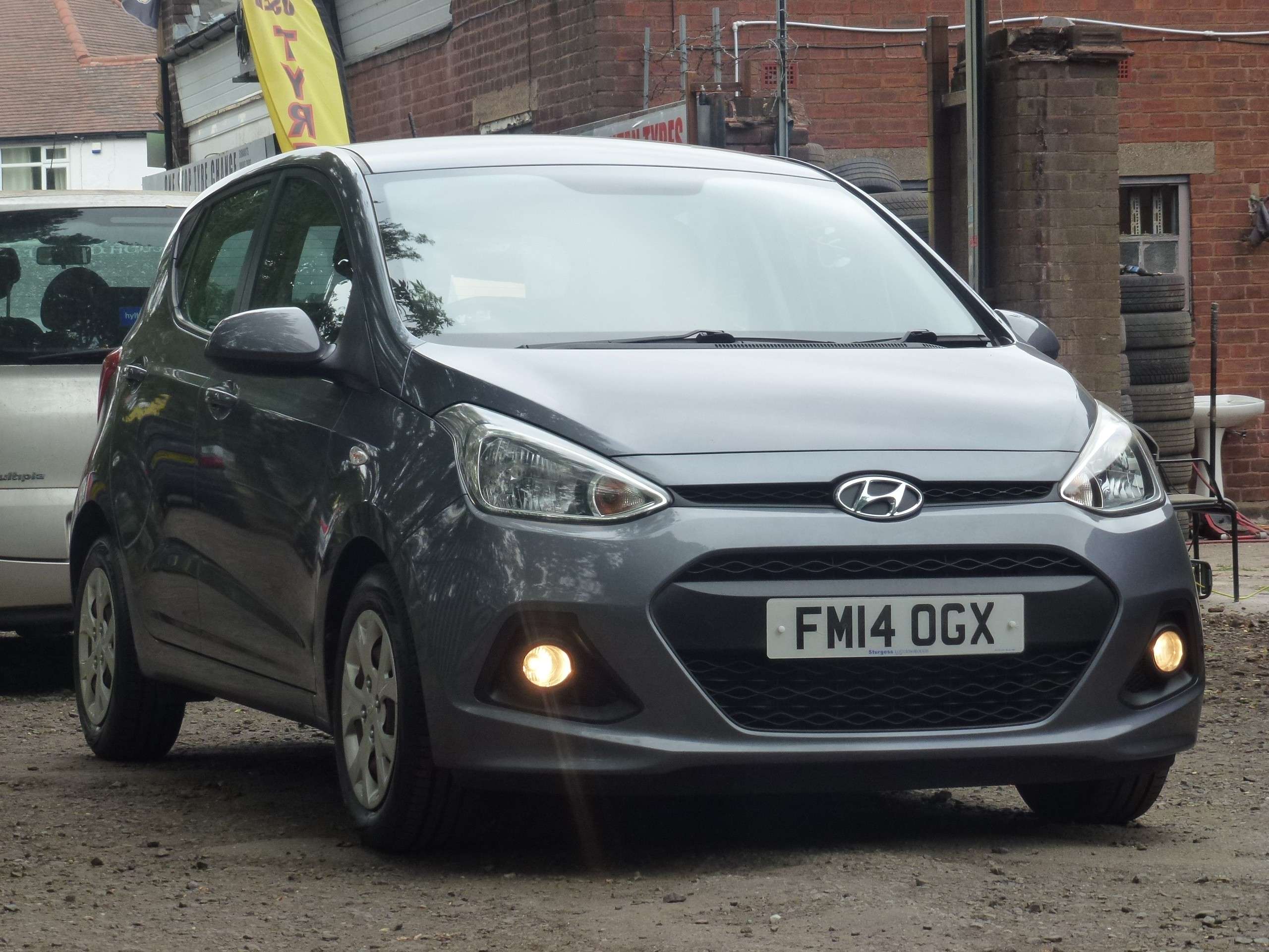 A 2014 HYUNDAI I10 1.0 SE Hatchback 5dr Petrol Manual Euro 5 (66 ps) A 2014 HYUNDAI I10 1.0 SE Hatchback 5dr Petrol Manual Euro 5 (66 ps)