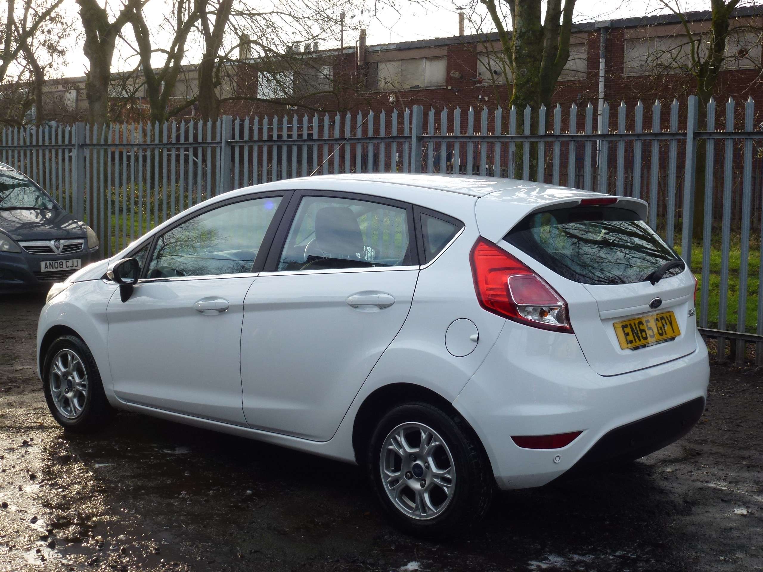 A 2015 FORD FIESTA 1.5 TDCi ECOnetic Zetec Hatchback 5dr Diesel Manual Euro 6 (s/s) (95 ps) A 2015 FORD FIESTA 1.5 TDCi ECOnetic Zetec Hatchback 5dr Diesel Manual Euro 6 (s/s) (95 ps)