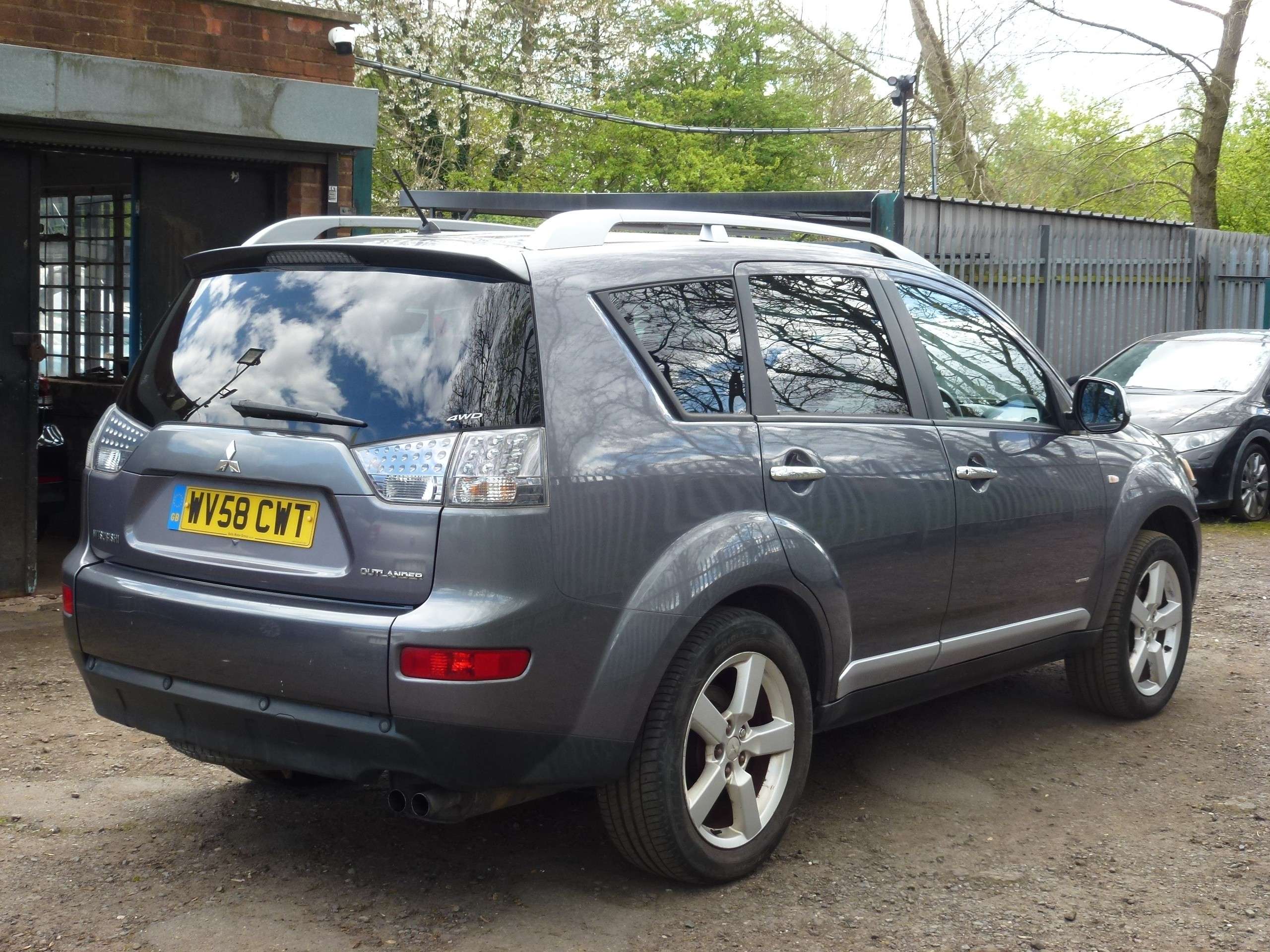 A 2008 MITSUBISHI OUTLANDER 2.0 DI-DC Warrior SUV 5dr Diesel Manual 4WD Euro 4 (138 ps) A 2008 MITSUBISHI OUTLANDER 2.0 DI-DC Warrior SUV 5dr Diesel Manual 4WD Euro 4 (138 ps)