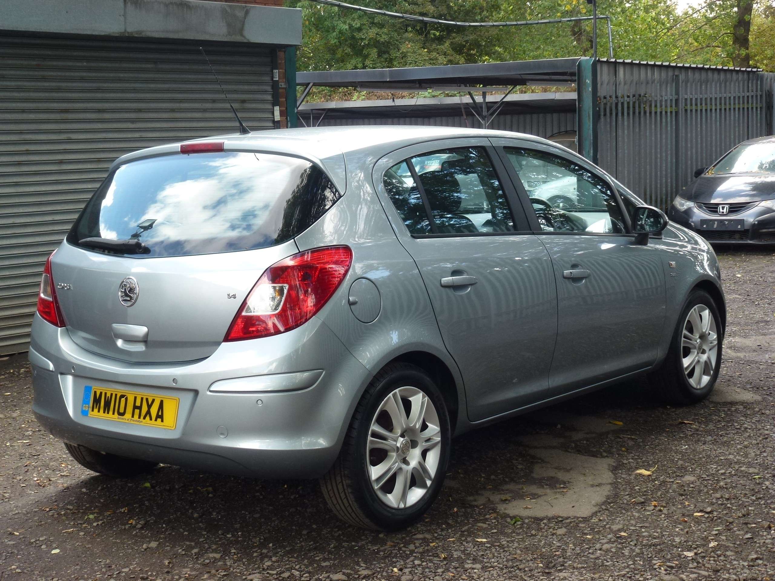 A 2010 VAUXHALL CORSA 1.4i 16v SE Hatchback 5dr Petrol Automatic (a/c) (138 g/km, 99 bhp) A 2010 VAUXHALL CORSA 1.4i 16v SE Hatchback 5dr Petrol Automatic (a/c) (138 g/km, 99 bhp)