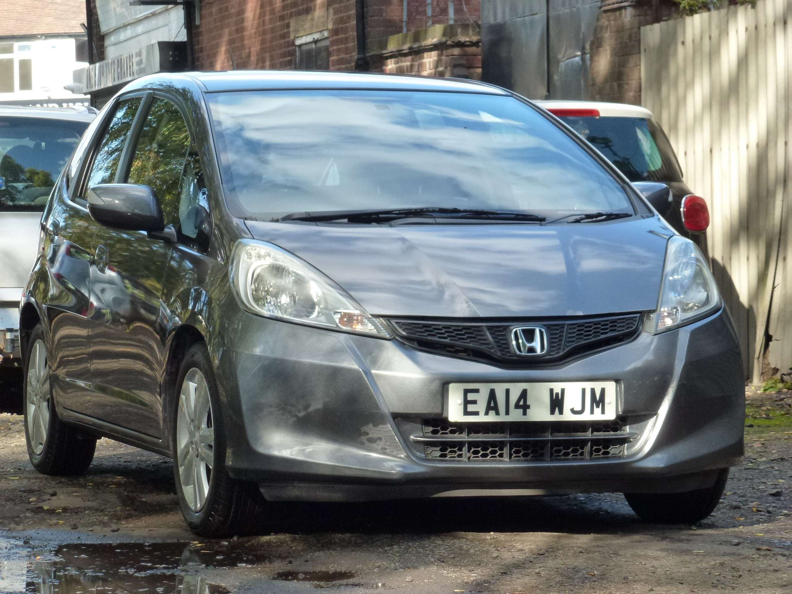 A 2014 HONDA JAZZ 1.4 i-VTEC ES Plus Hatchback 5dr Petrol Manual Euro 5 (99 ps) A 2014 HONDA JAZZ 1.4 i-VTEC ES Plus Hatchback 5dr Petrol Manual Euro 5 (99 ps)