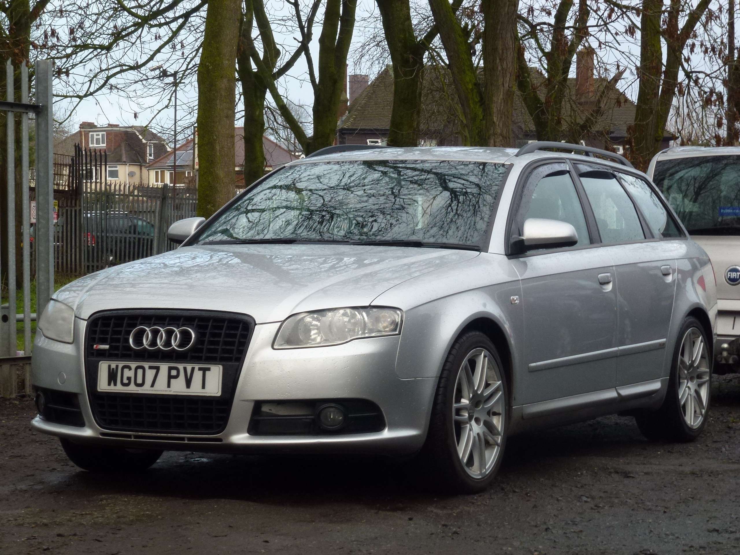 A 2007 AUDI A4 AVANT 2.0 TDI S line Special Edition Estate 5dr Diesel Manual (154 g/km, 168 bhp) A 2007 AUDI A4 AVANT 2.0 TDI S line Special Edition Estate 5dr Diesel Manual (154 g/km, 168 bhp)