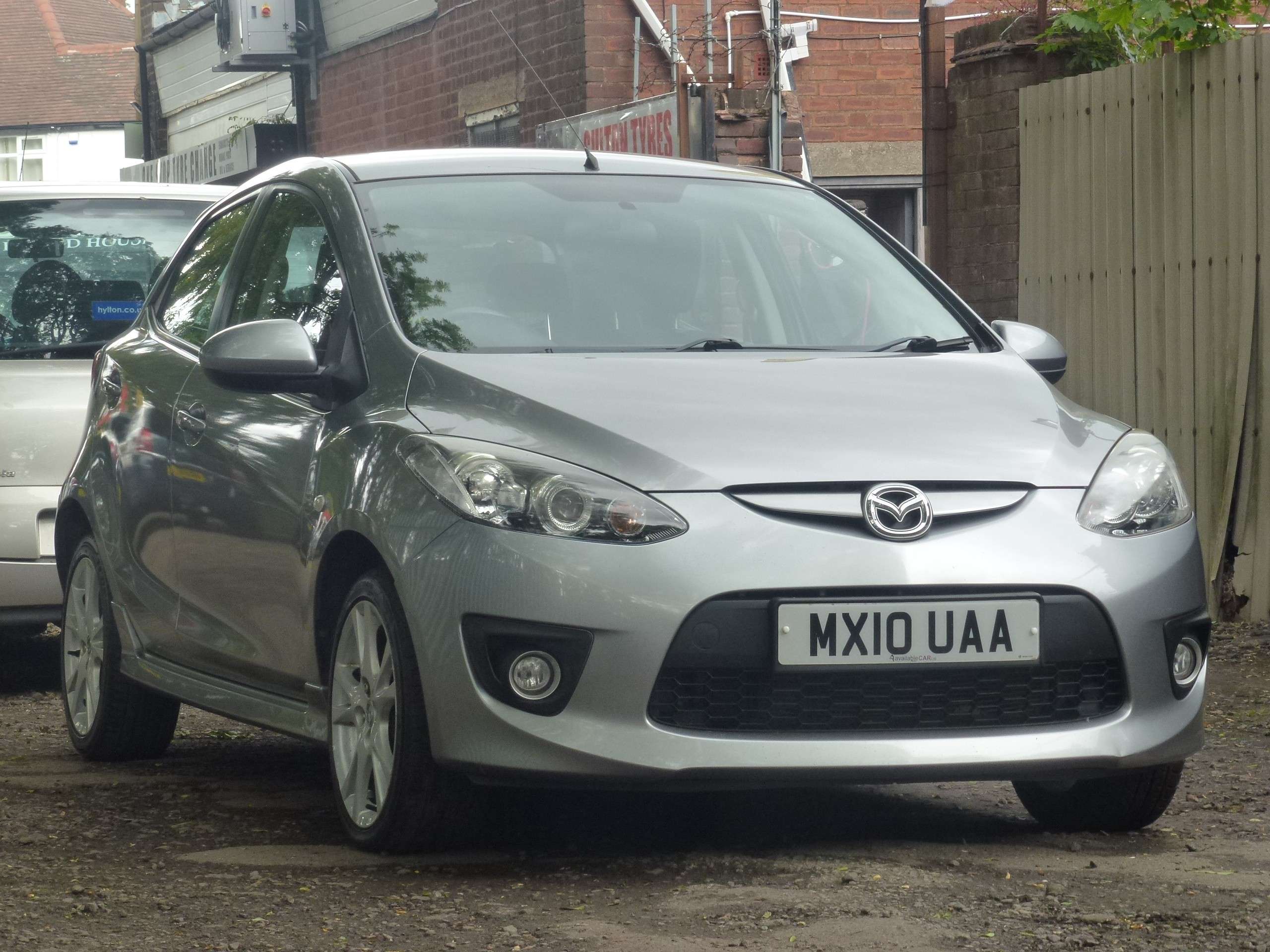 A 2010 MAZDA MAZDA2 1.3 Tamura Hatchback 5dr Petrol Manual Euro 4 (86 ps) A 2010 MAZDA MAZDA2 1.3 Tamura Hatchback 5dr Petrol Manual Euro 4 (86 ps)