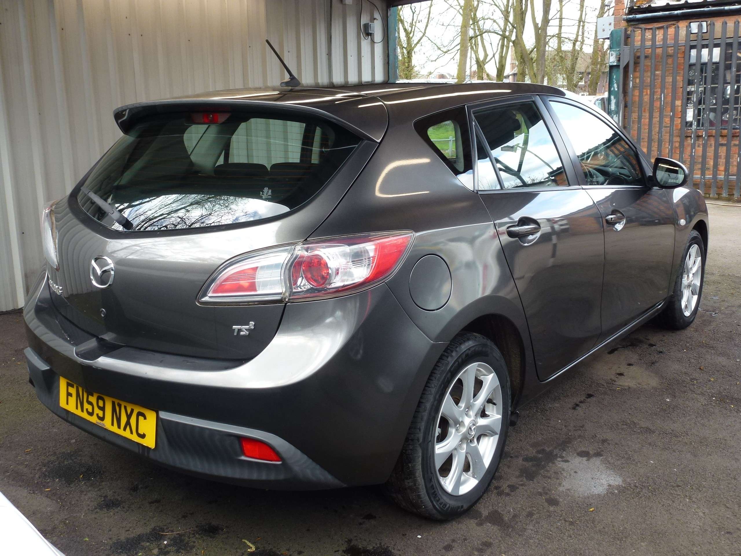 A 2009 MAZDA 3 1.6 TS2 Hatchback 5dr Petrol Manual Euro 4 (105 ps) A 2009 MAZDA 3 1.6 TS2 Hatchback 5dr Petrol Manual Euro 4 (105 ps)
