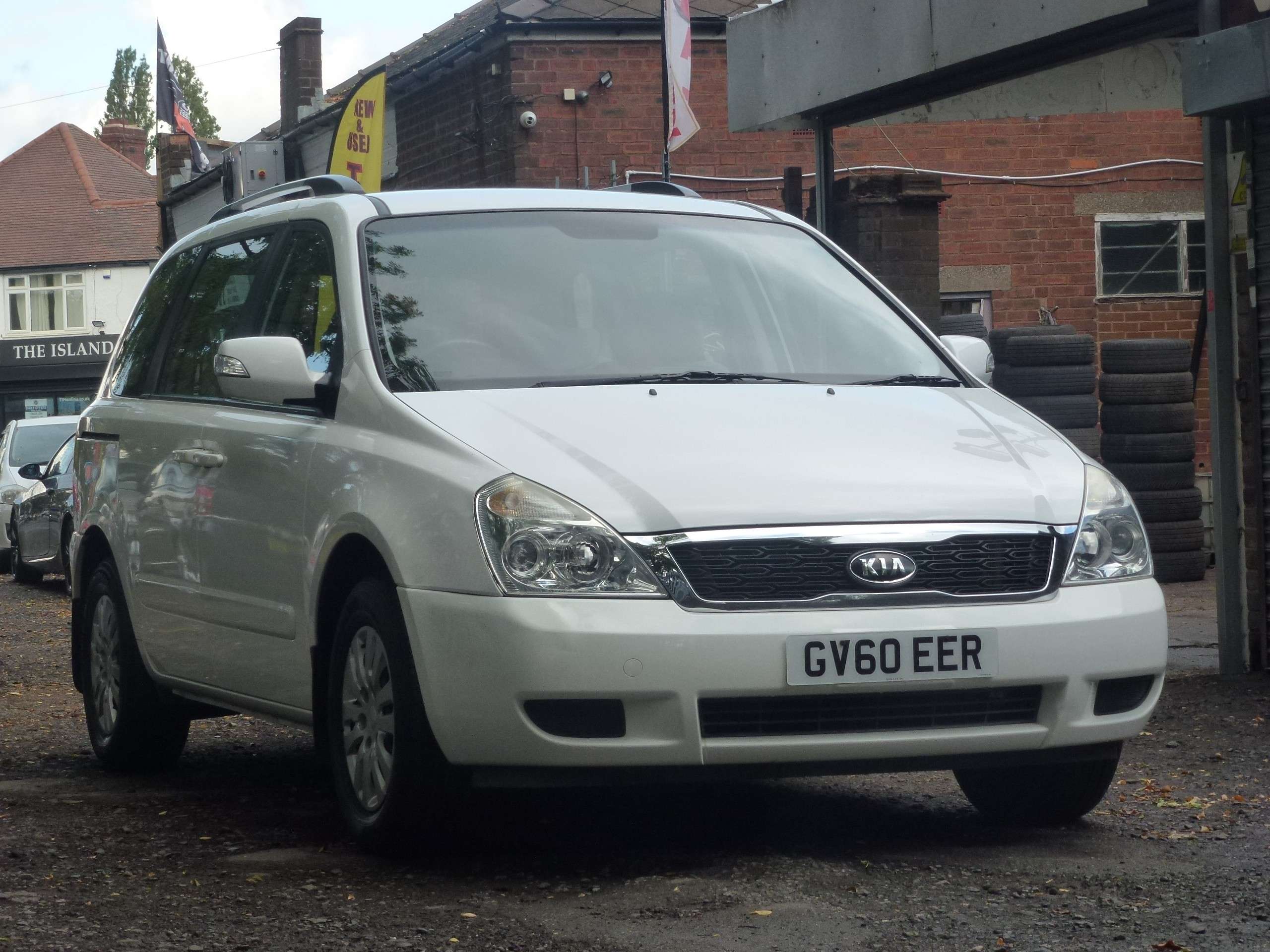 A 2011 KIA SEDONA 2.2 CRDi 1 MPV 5dr Diesel Manual (179 g/km, 192 bhp) A 2011 KIA SEDONA 2.2 CRDi 1 MPV 5dr Diesel Manual (179 g/km, 192 bhp)