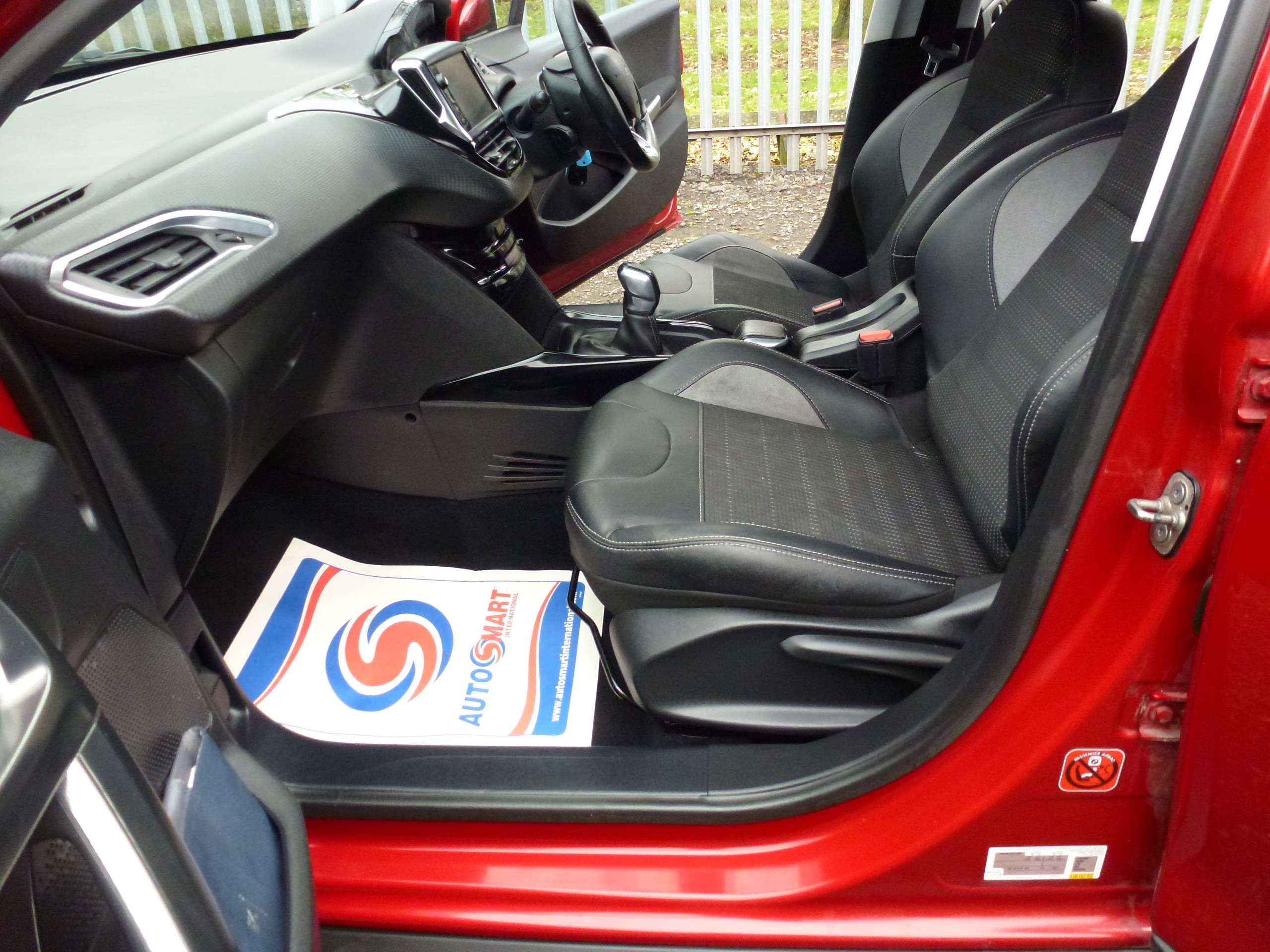 2017 PEUGEOT 2008 2017 PEUGEOT 2008