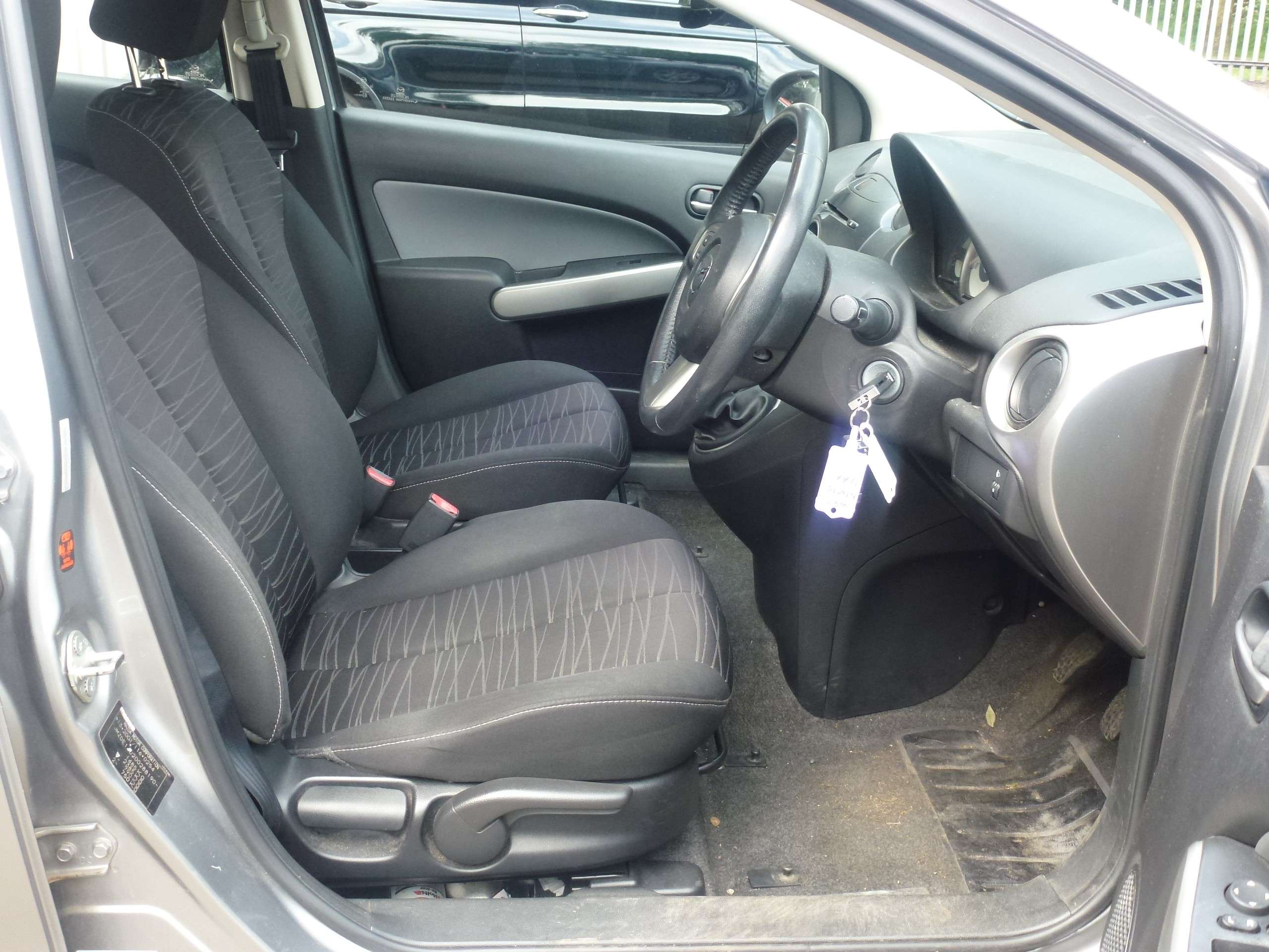 2010 MAZDA MAZDA2 2010 MAZDA MAZDA2