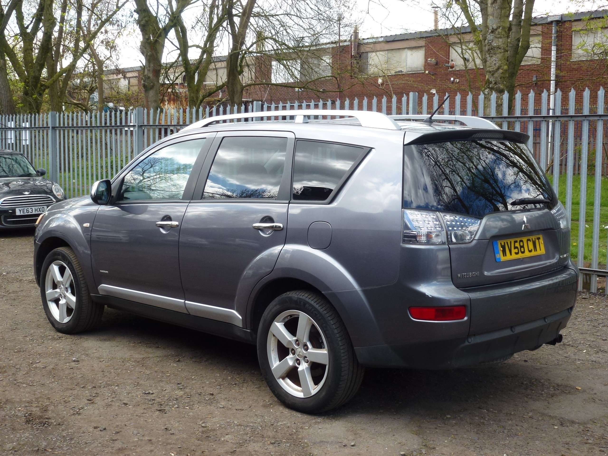 A 2008 MITSUBISHI OUTLANDER 2.0 DI-DC Warrior SUV 5dr Diesel Manual 4WD Euro 4 (138 ps) A 2008 MITSUBISHI OUTLANDER 2.0 DI-DC Warrior SUV 5dr Diesel Manual 4WD Euro 4 (138 ps)