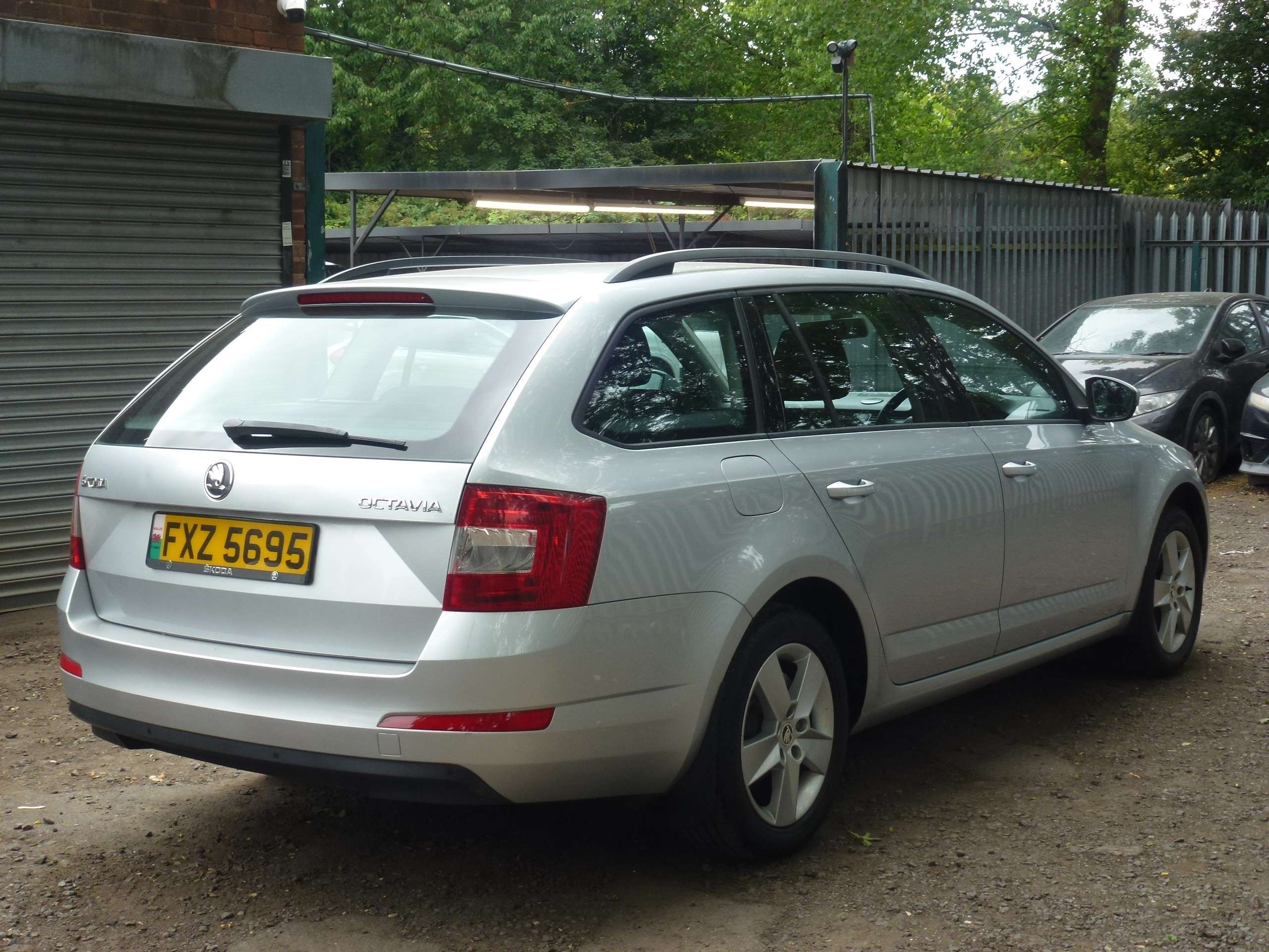 A 2014 SKODA OCTAVIA 1.2 TSI SE Estate 5dr Petrol Manual Euro 5 (s/s) (105 ps) A 2014 SKODA OCTAVIA 1.2 TSI SE Estate 5dr Petrol Manual Euro 5 (s/s) (105 ps)