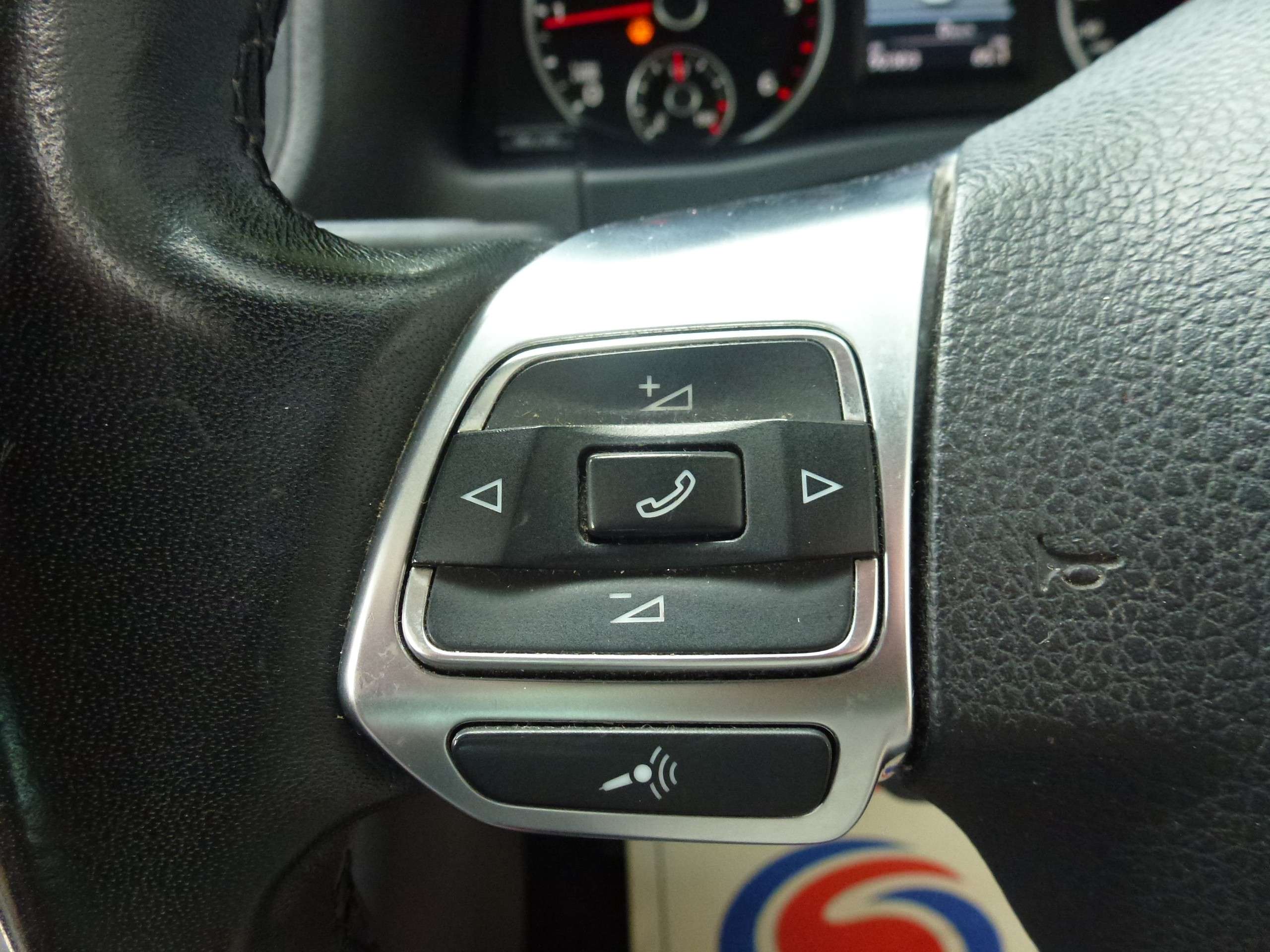 2013 VOLKSWAGEN TIGUAN 2013 VOLKSWAGEN TIGUAN