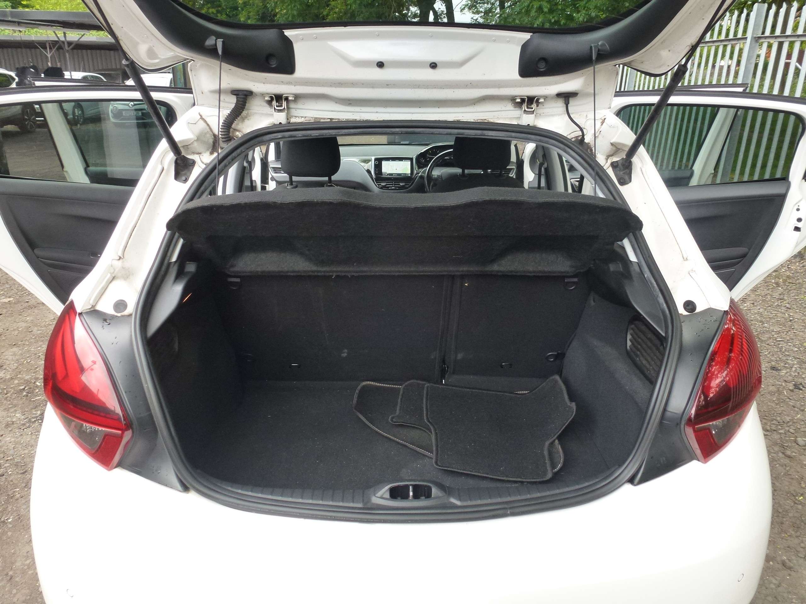 2019 PEUGEOT 208 2019 PEUGEOT 208