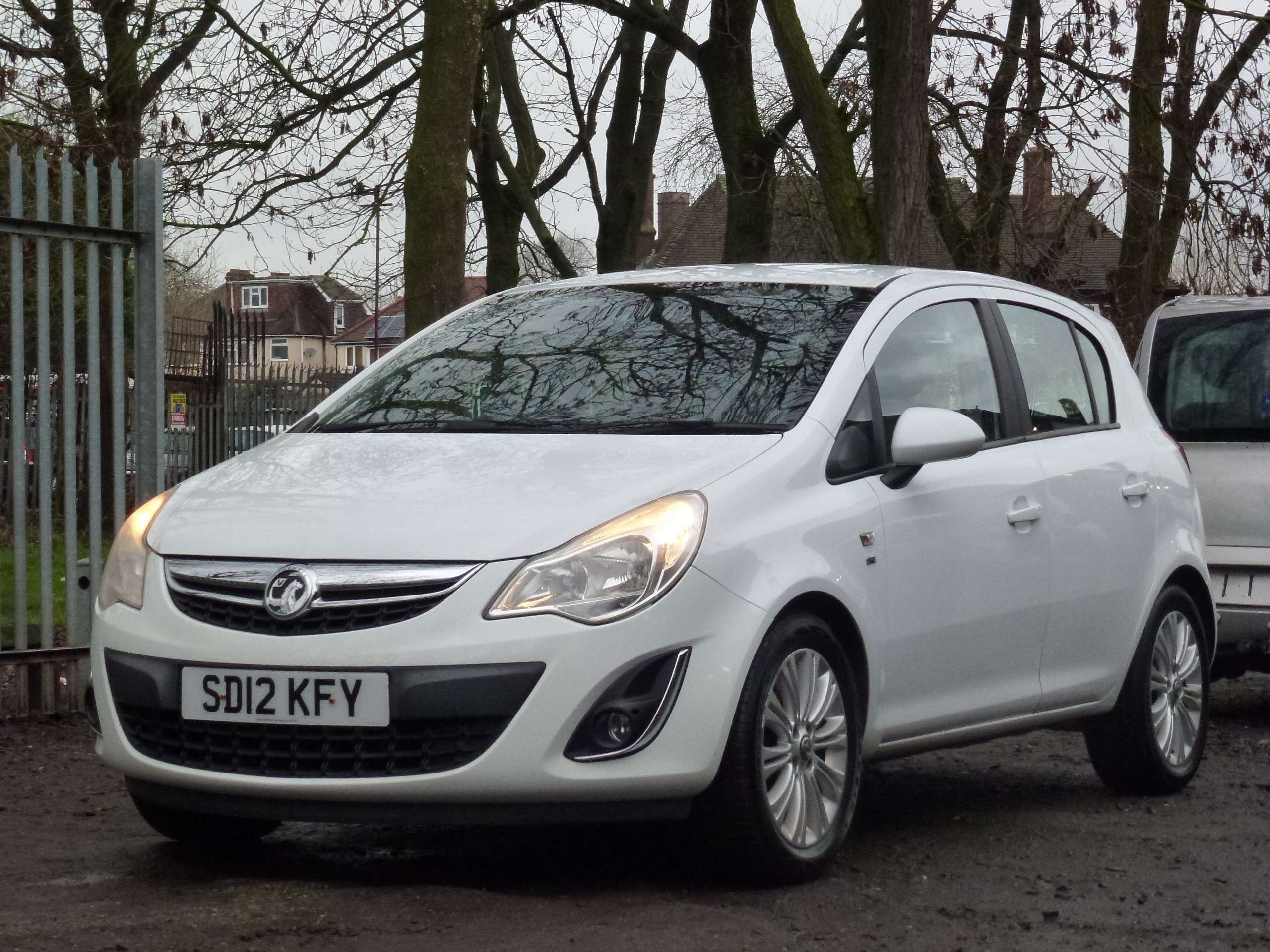 A 2012 VAUXHALL CORSA 1.2i ecoFLEX 16V SE Hatchback 5dr Petrol Manual Euro 5 (s/s) (85 ps) A 2012 VAUXHALL CORSA 1.2i ecoFLEX 16V SE Hatchback 5dr Petrol Manual Euro 5 (s/s) (85 ps)
