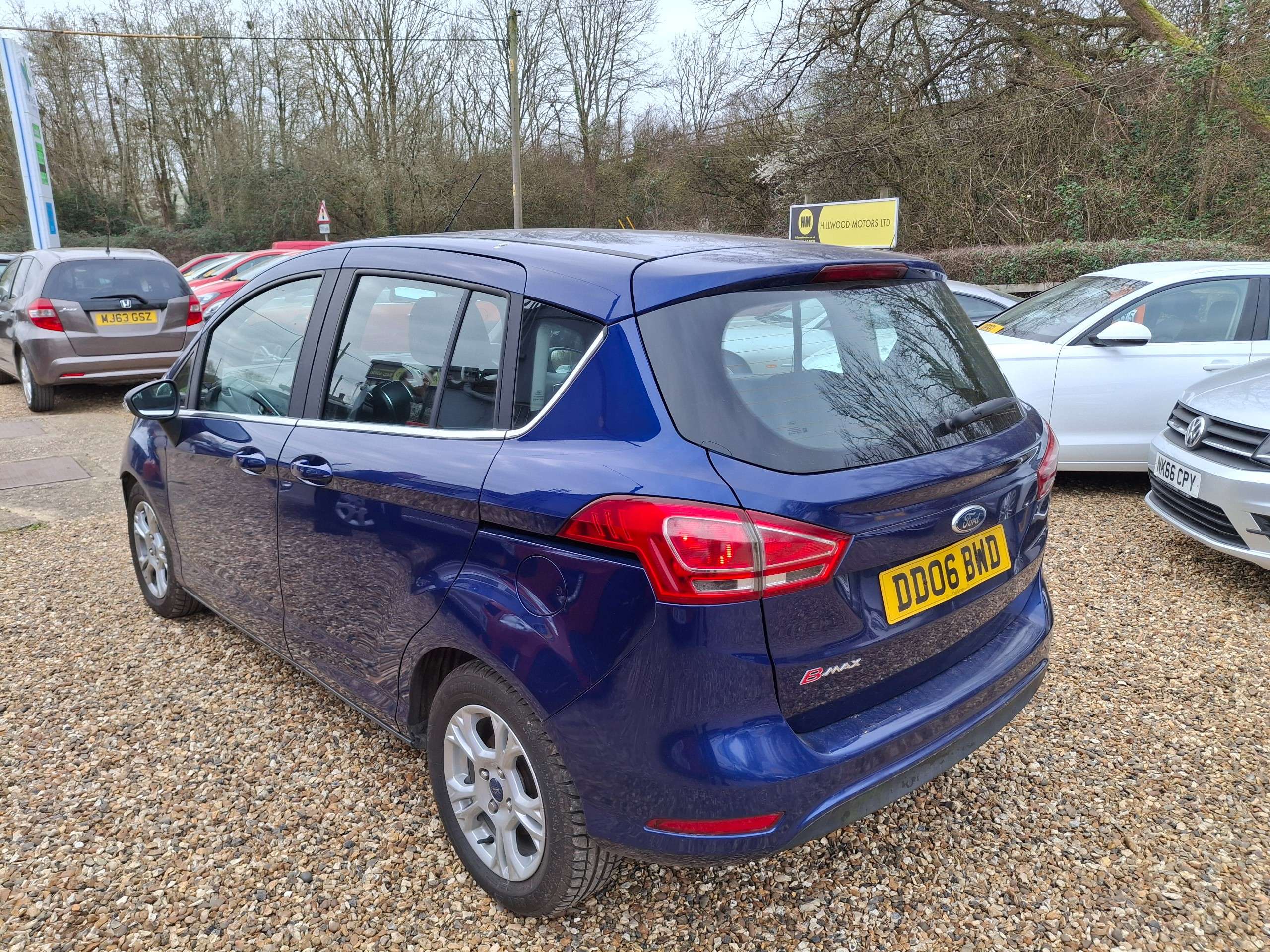 A 2016 FORD B-MAX 1.6 Zetec MPV 5dr Petrol Powershift Euro 5 (105 ps) A 2016 FORD B-MAX 1.6 Zetec MPV 5dr Petrol Powershift Euro 5 (105 ps)