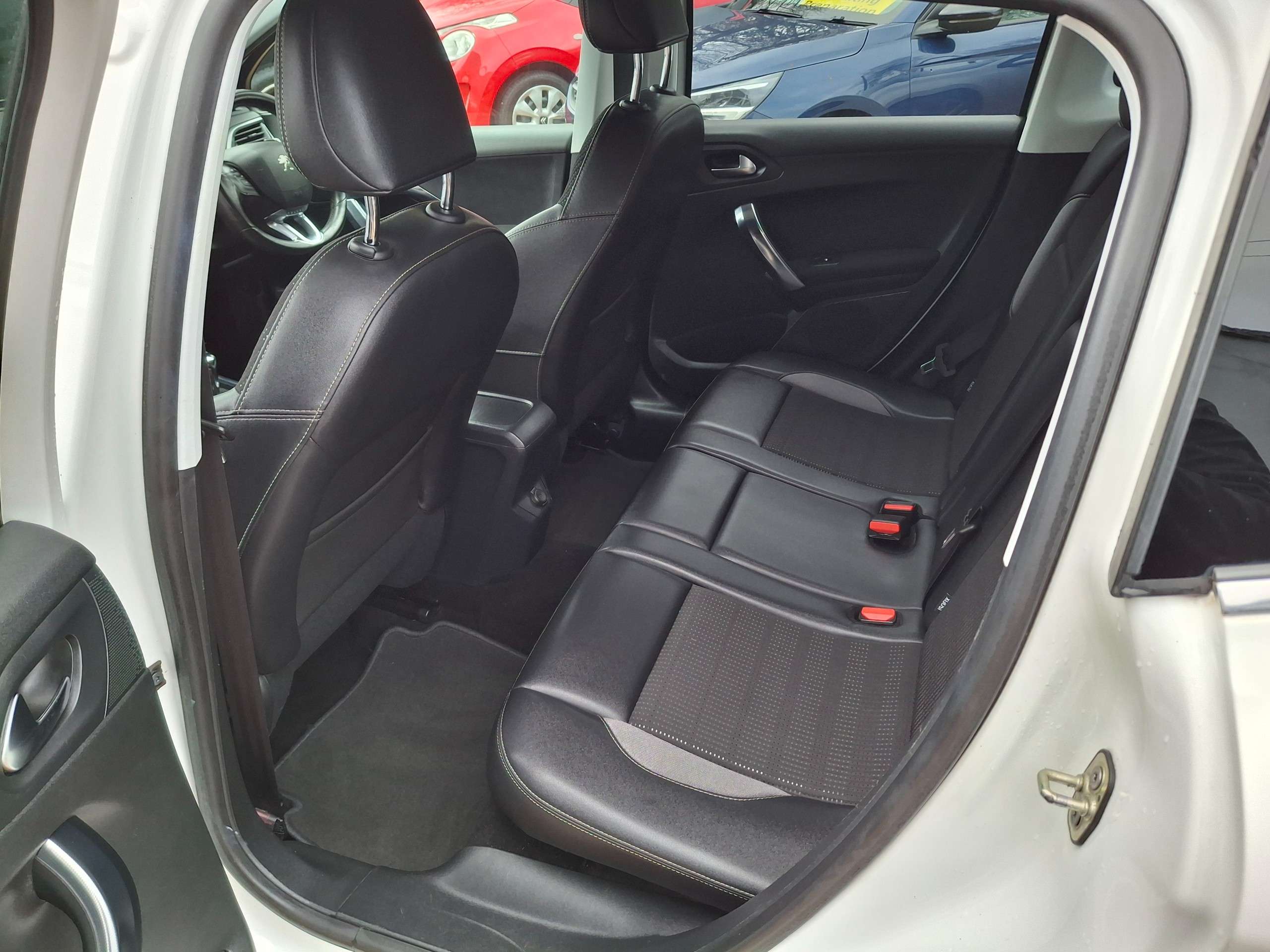 2013 PEUGEOT 2008 2013 PEUGEOT 2008