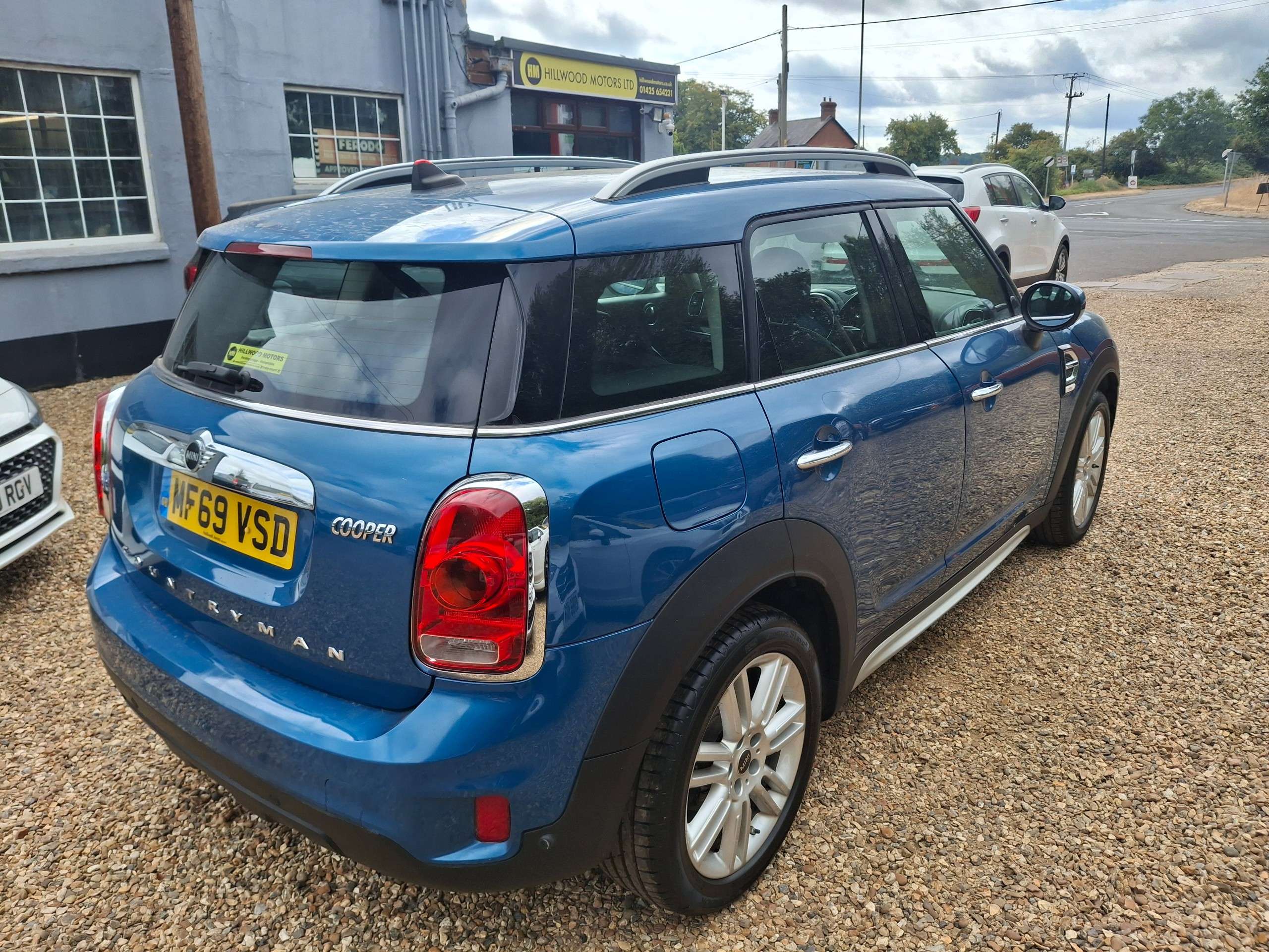 A 2019 MINI COUNTRYMAN 1.5 Cooper Exclusive SUV 5dr Petrol Manual Euro 6 (s/s) (136 ps) A 2019 MINI COUNTRYMAN 1.5 Cooper Exclusive SUV 5dr Petrol Manual Euro 6 (s/s) (136 ps)