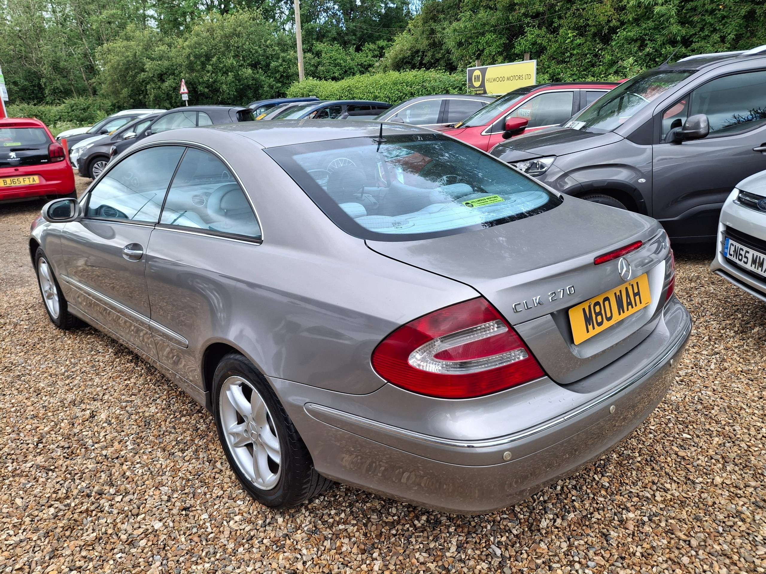 A 2004 MERCEDES-BENZ CLK 2.7 CLK270 CDI Avantgarde Coupe 2dr Diesel Automatic (183 g/km, 170 bhp) A 2004 MERCEDES-BENZ CLK 2.7 CLK270 CDI Avantgarde Coupe 2dr Diesel Automatic (183 g/km, 170 bhp)