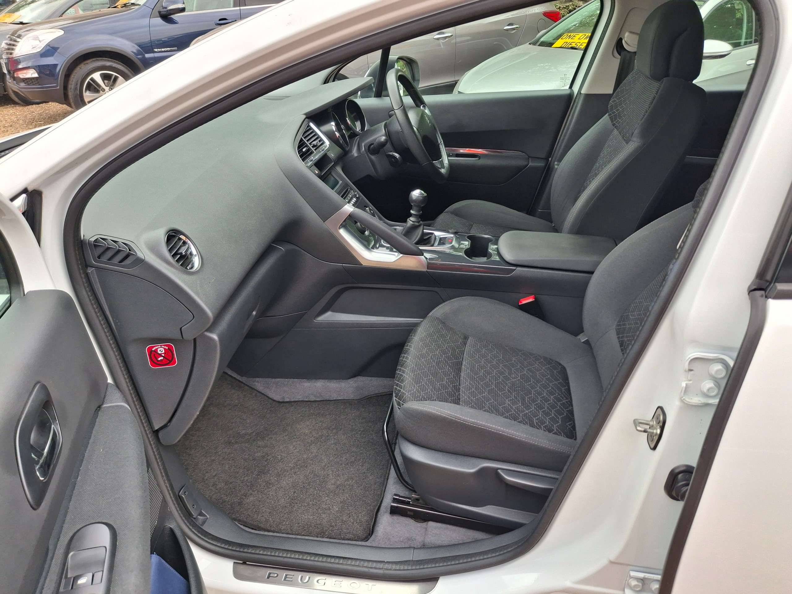 2015 PEUGEOT 3008 2015 PEUGEOT 3008