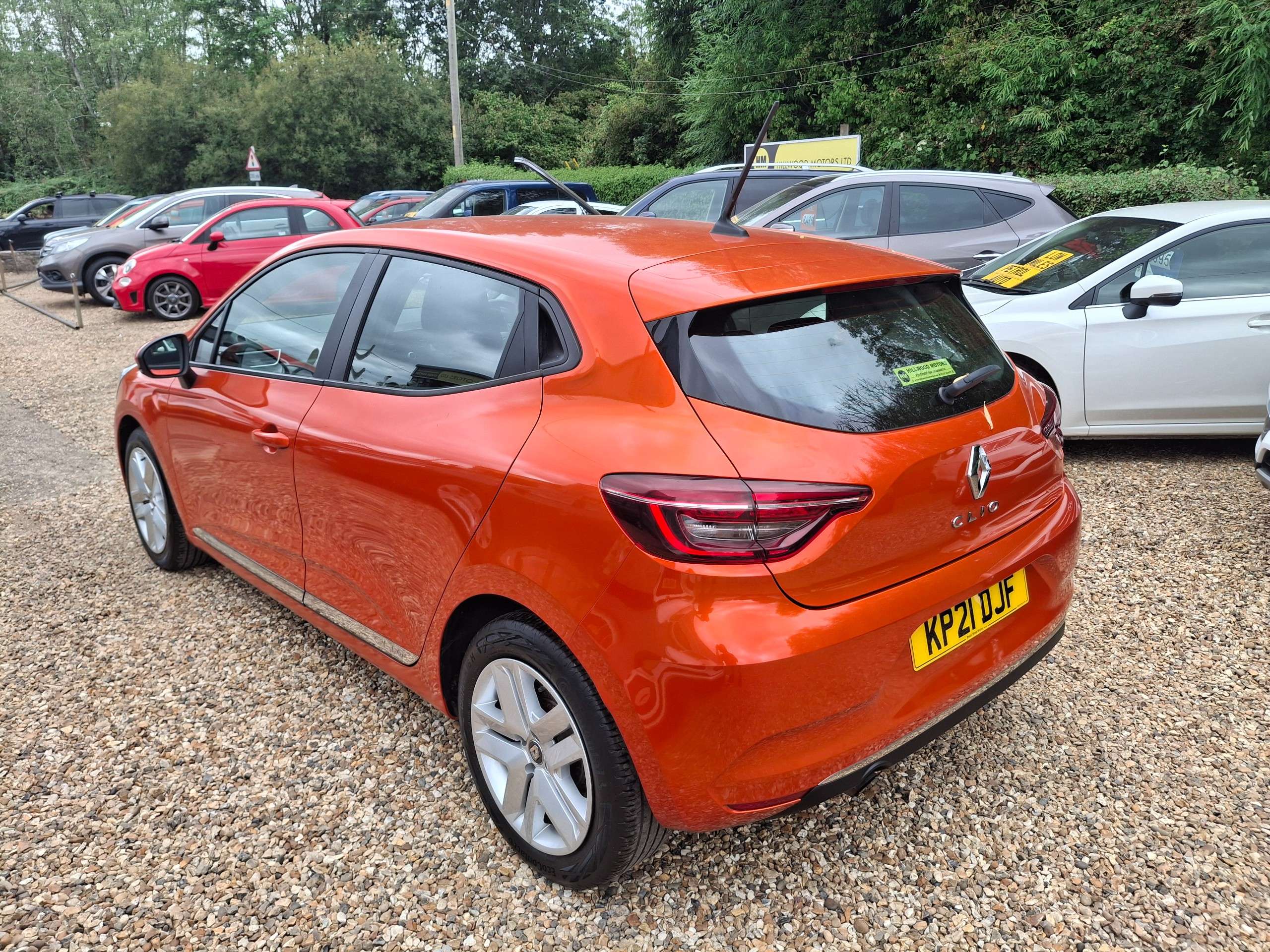 A 2021 RENAULT CLIO 1.0 SCe Play Hatchback 5dr Petrol Manual Euro 6 (s/s) (75 ps) A 2021 RENAULT CLIO 1.0 SCe Play Hatchback 5dr Petrol Manual Euro 6 (s/s) (75 ps)