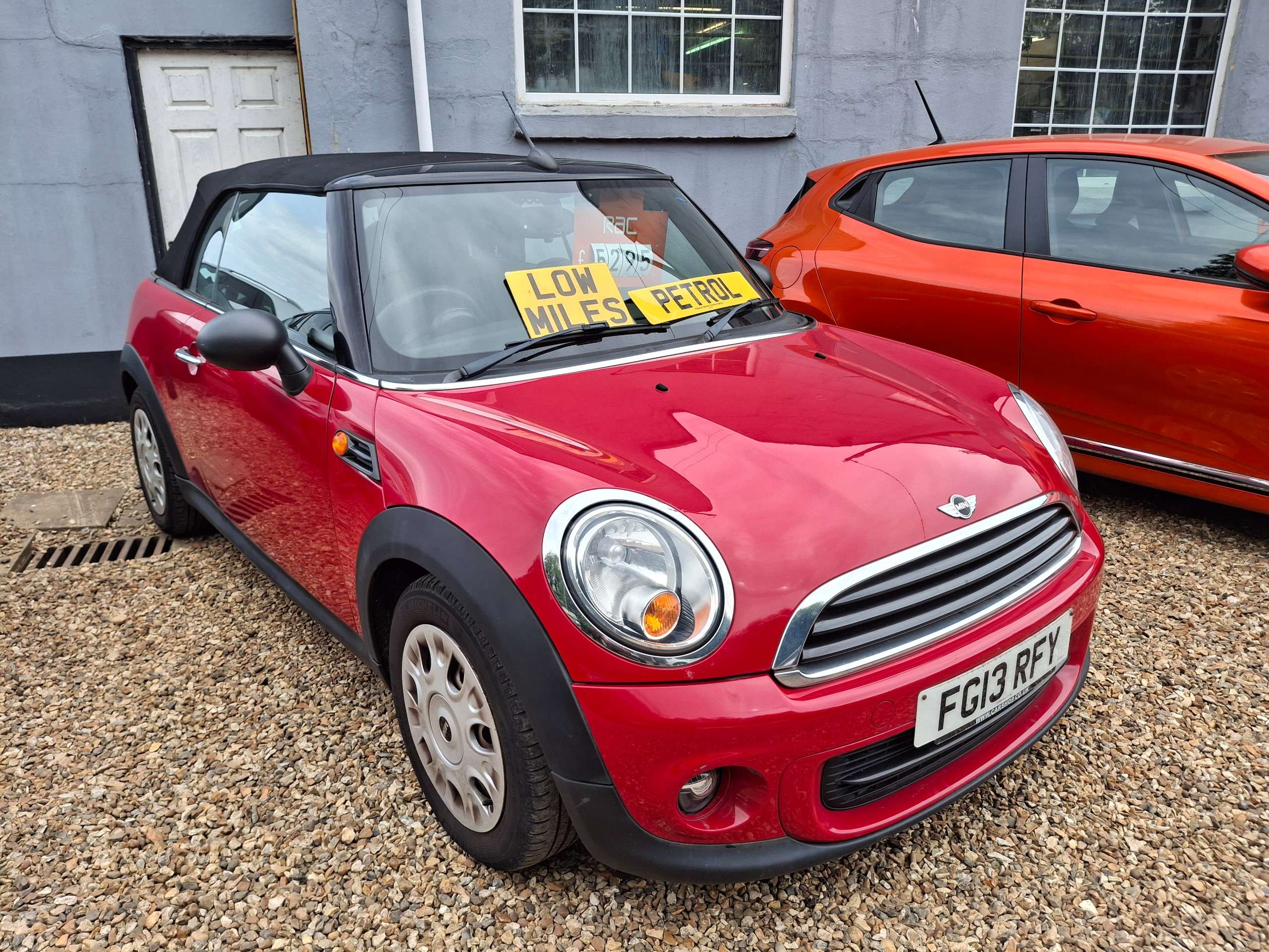 A 2013 MINI CONVERTIBLE 1.6 One Convertible 2dr Petrol Manual Euro 6 (98 ps) A 2013 MINI CONVERTIBLE 1.6 One Convertible 2dr Petrol Manual Euro 6 (98 ps)