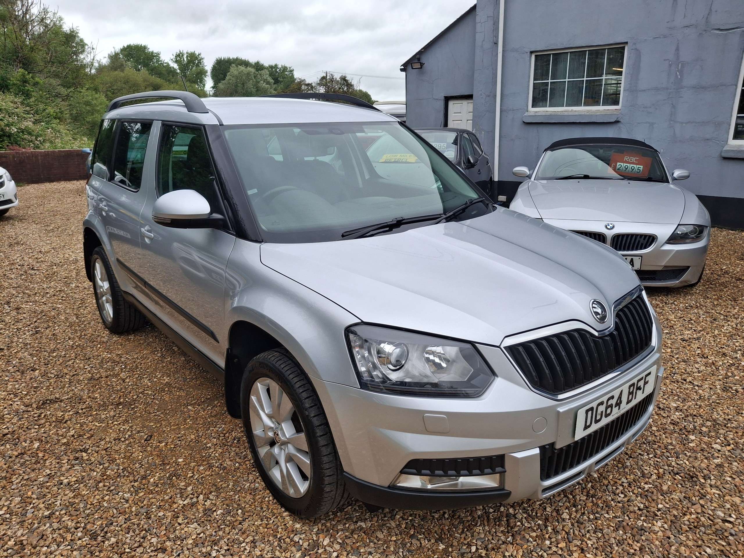 A 2014 SKODA YETI 2.0 TDI Elegance Outdoor 5dr Diesel DSG 4WD Euro 5 (170 ps) A 2014 SKODA YETI 2.0 TDI Elegance Outdoor 5dr Diesel DSG 4WD Euro 5 (170 ps)