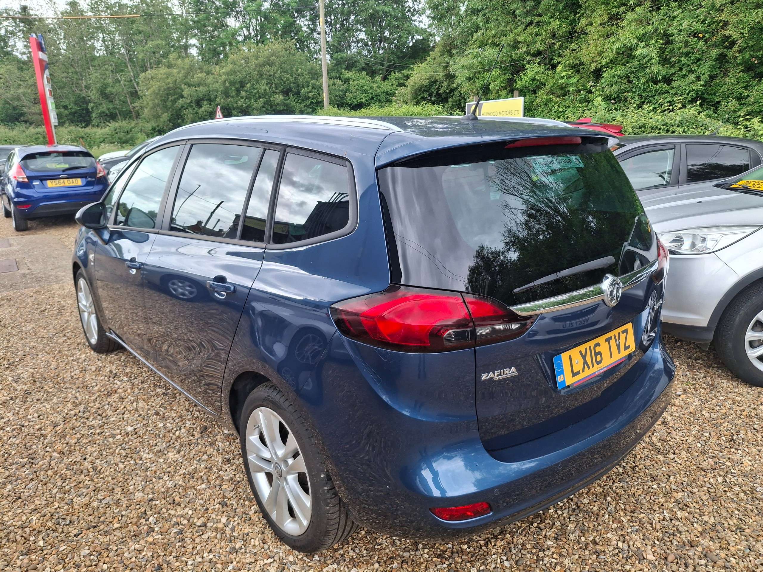 A 2016 VAUXHALL ZAFIRA TOURER 1.4i Turbo SRi MPV 5dr Petrol Auto Euro 6 (140 ps) A 2016 VAUXHALL ZAFIRA TOURER 1.4i Turbo SRi MPV 5dr Petrol Auto Euro 6 (140 ps)