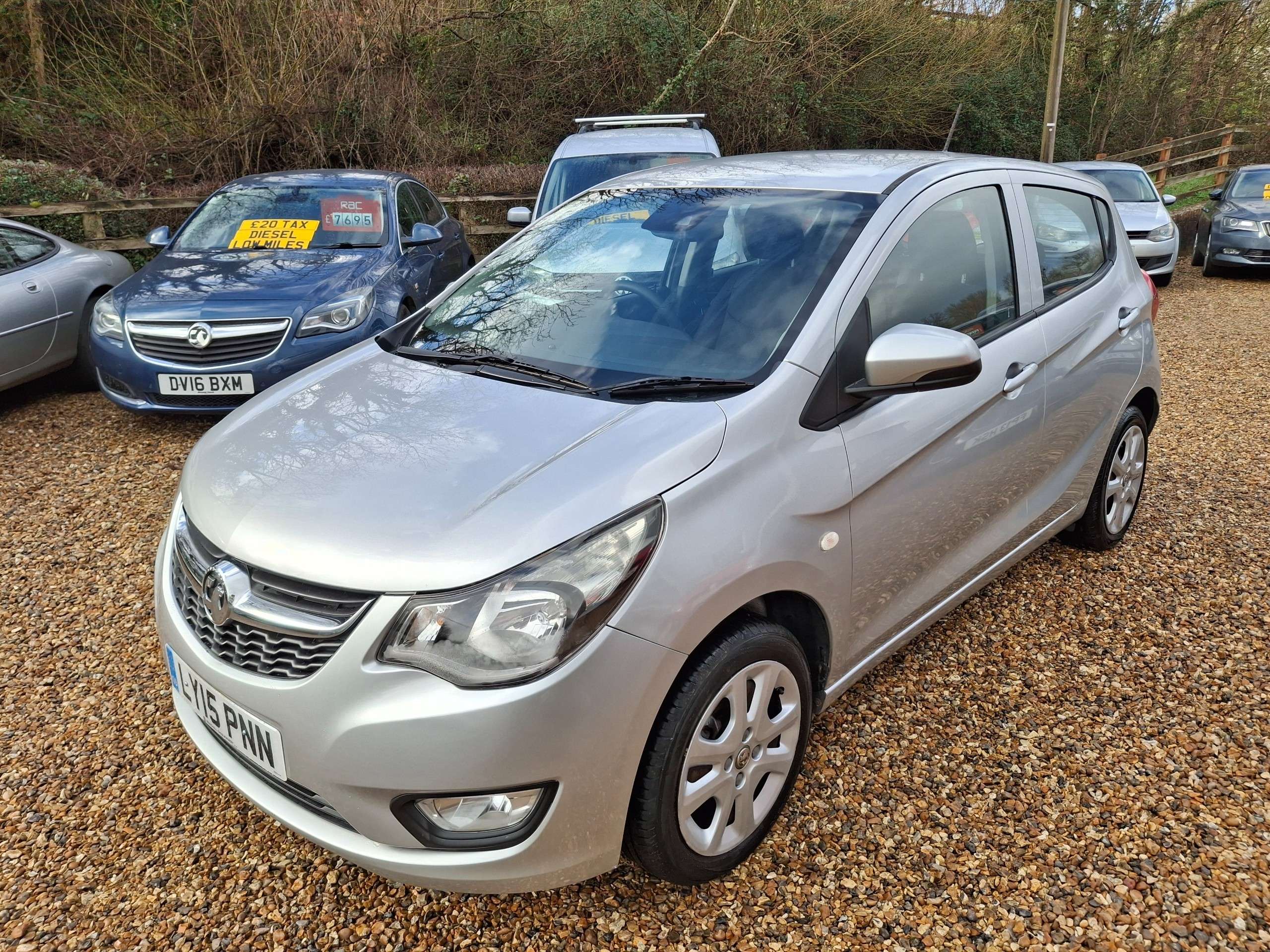 A 2015 VAUXHALL VIVA 1.0i SE Hatchback 5dr Petrol Manual Euro 6 (75 ps) A 2015 VAUXHALL VIVA 1.0i SE Hatchback 5dr Petrol Manual Euro 6 (75 ps)
