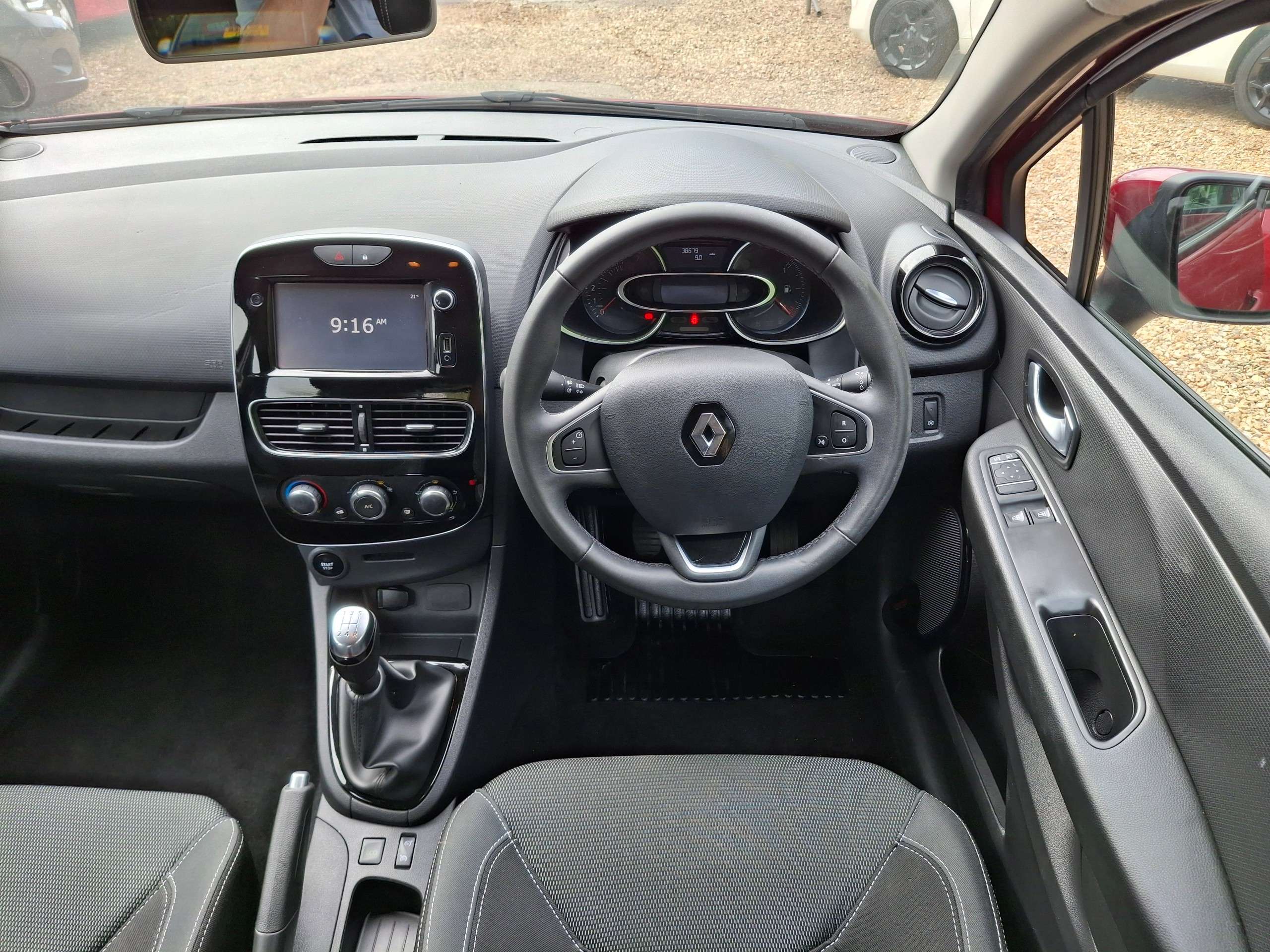 2017 RENAULT CLIO 2017 RENAULT CLIO