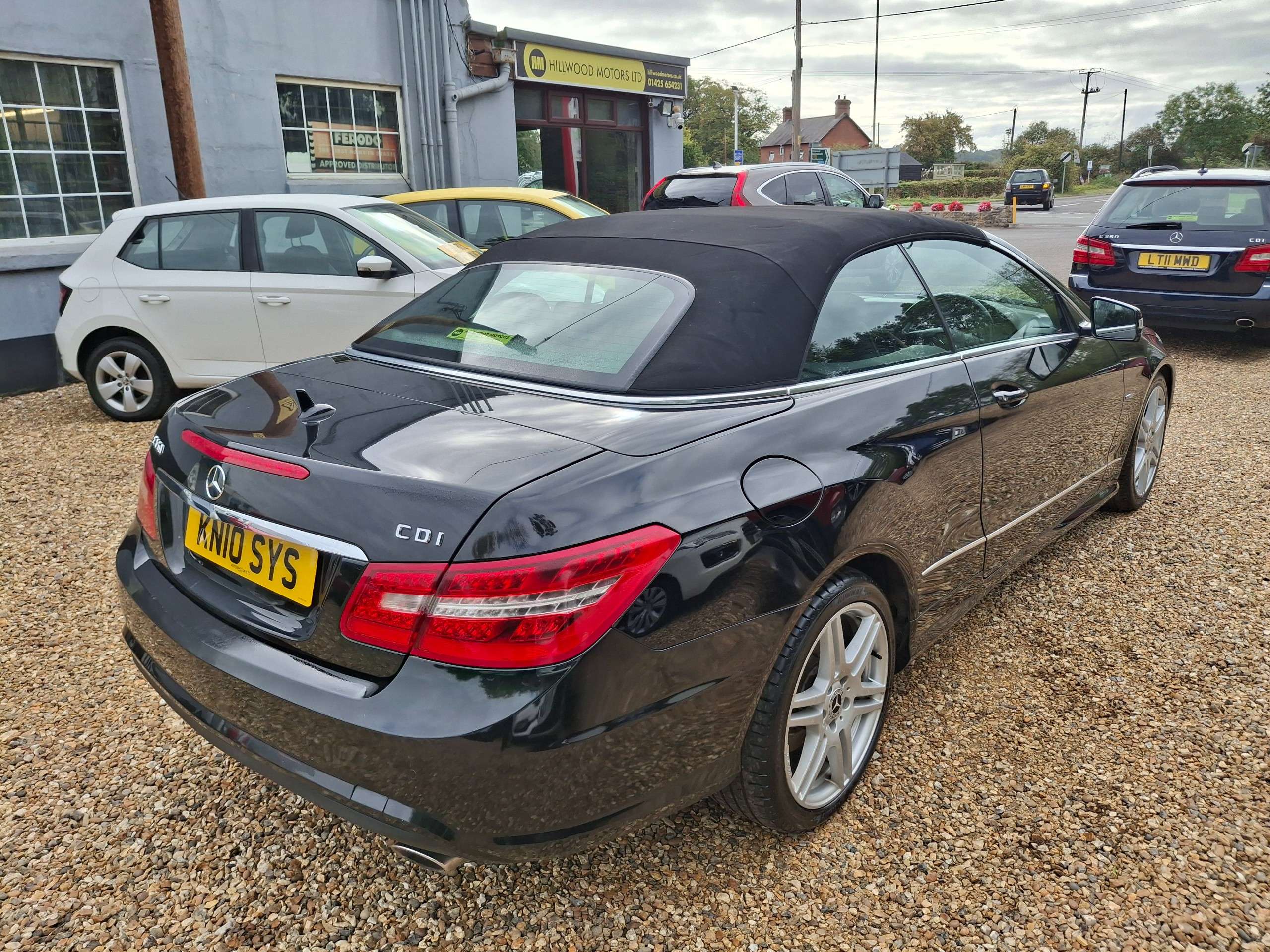 A 2010 MERCEDES-BENZ E CLASS 3.0 E350 CDI V6 BlueEfficiency Sport Cabriolet 2dr Diesel G-Tronic Euro 5 (231 ps) A 2010 MERCEDES-BENZ E CLASS 3.0 E350 CDI V6 BlueEfficiency Sport Cabriolet 2dr Diesel G-Tronic Euro 5 (231 ps)