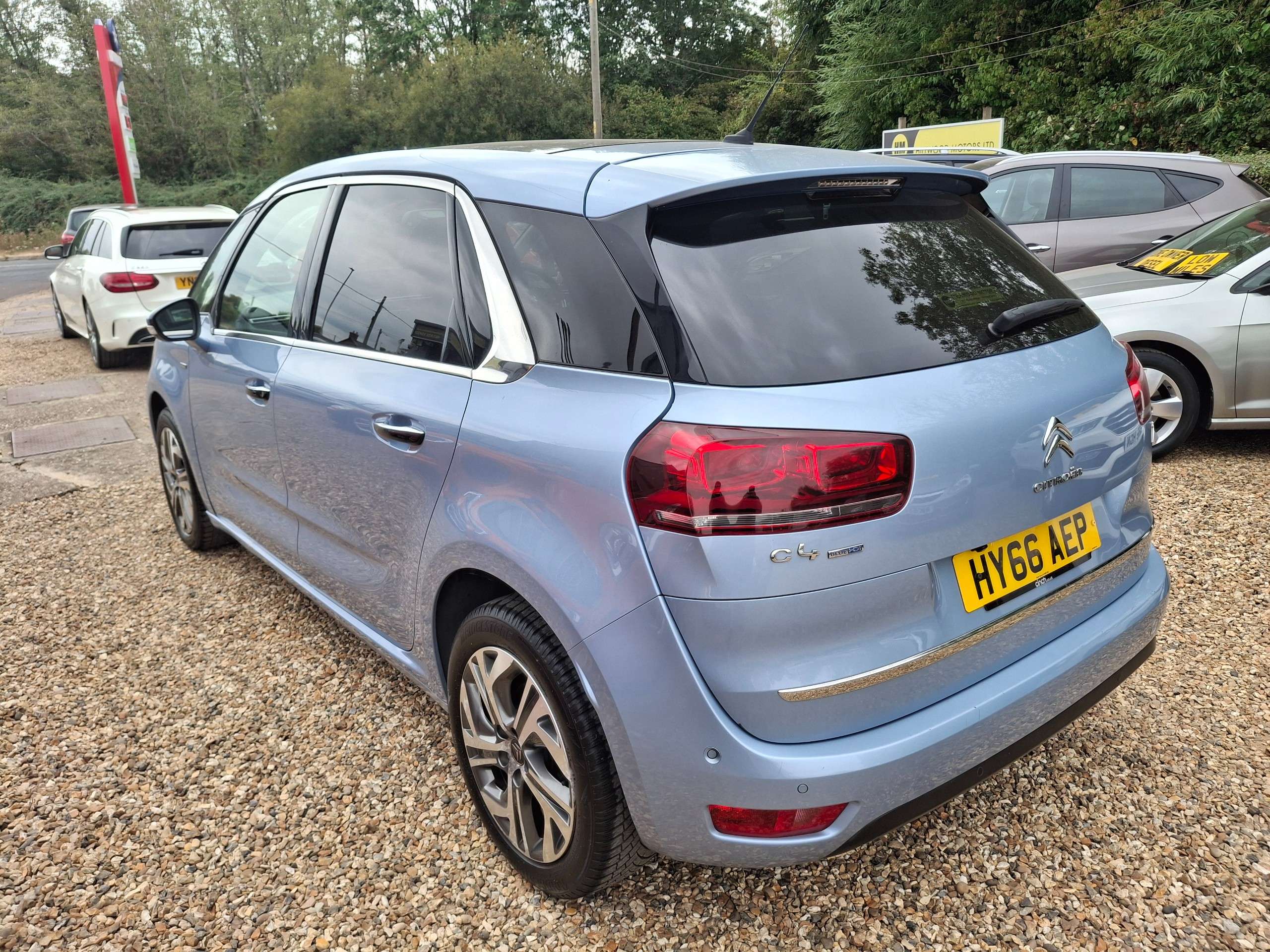 A 2016 CITROEN C4 PICASSO 1.6 BlueHDi Exclusive+ MPV 5dr Diesel EAT6 Euro 6 (s/s) (120 ps) A 2016 CITROEN C4 PICASSO 1.6 BlueHDi Exclusive+ MPV 5dr Diesel EAT6 Euro 6 (s/s) (120 ps)