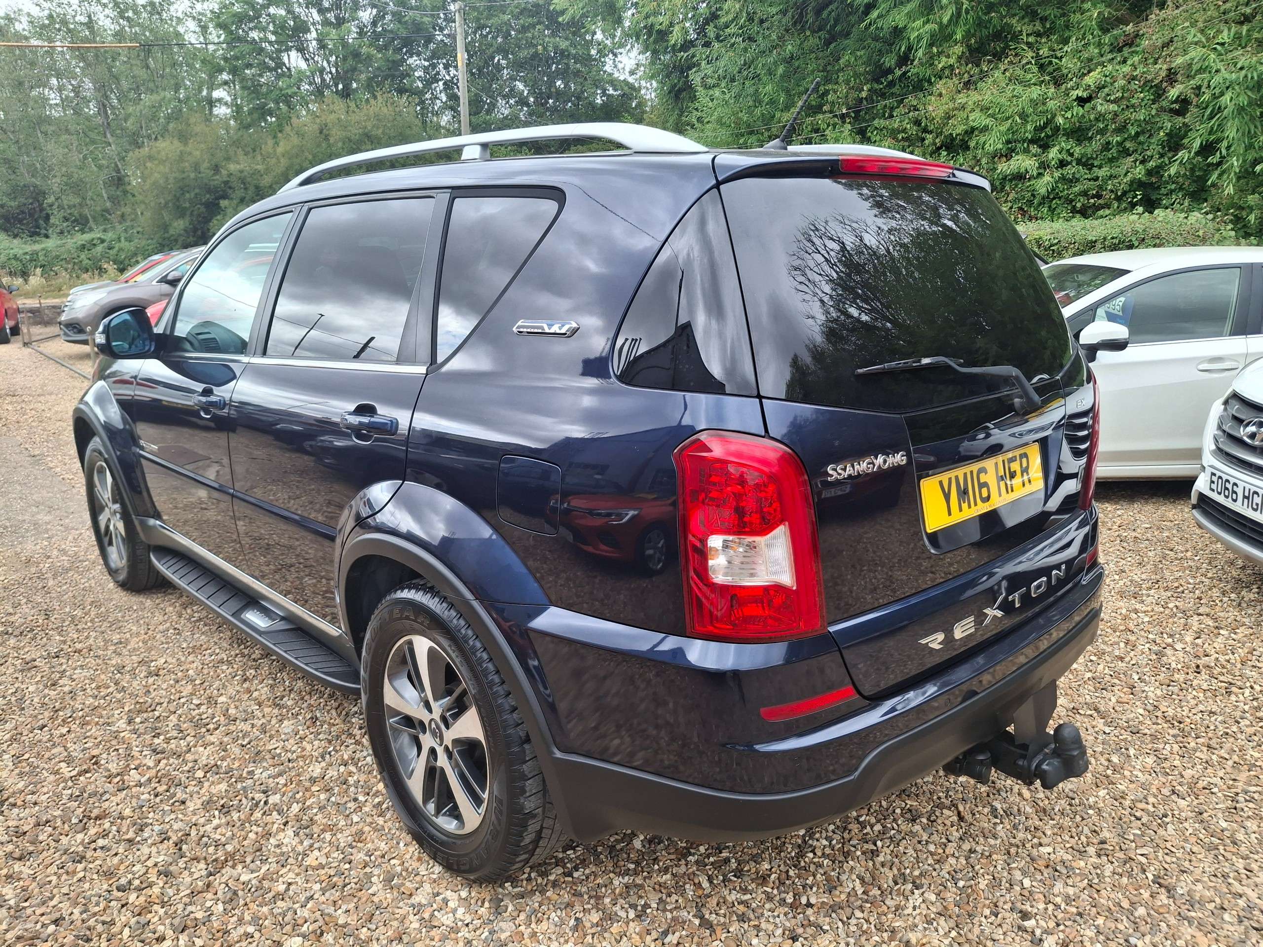 A 2016 SSANGYONG REXTON 2.0 e-XDi EX SUV 5dr Diesel T-Tronic 4WD Euro 5 (155 ps) A 2016 SSANGYONG REXTON 2.0 e-XDi EX SUV 5dr Diesel T-Tronic 4WD Euro 5 (155 ps)