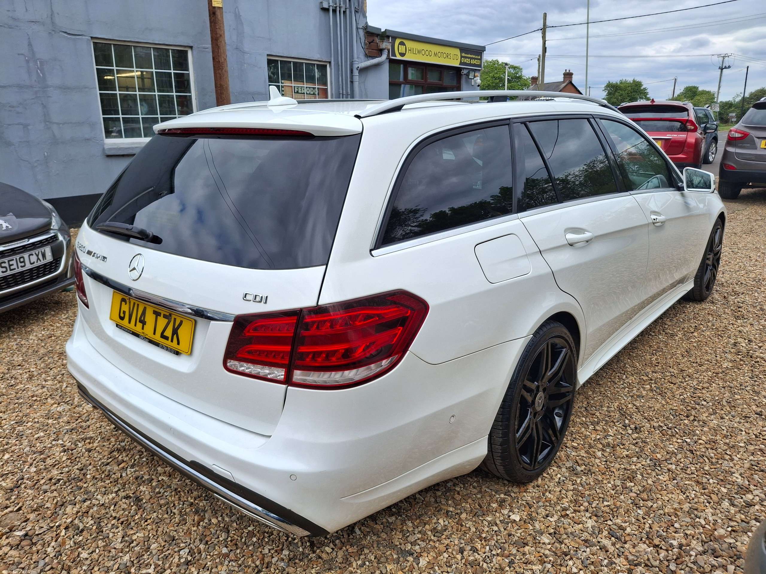 A 2014 MERCEDES-BENZ E CLASS 2.1 E250 CDI AMG Sport Estate 5dr Diesel G-Tronic+ Euro 5 (s/s) (204 ps) A 2014 MERCEDES-BENZ E CLASS 2.1 E250 CDI AMG Sport Estate 5dr Diesel G-Tronic+ Euro 5 (s/s) (204 ps)