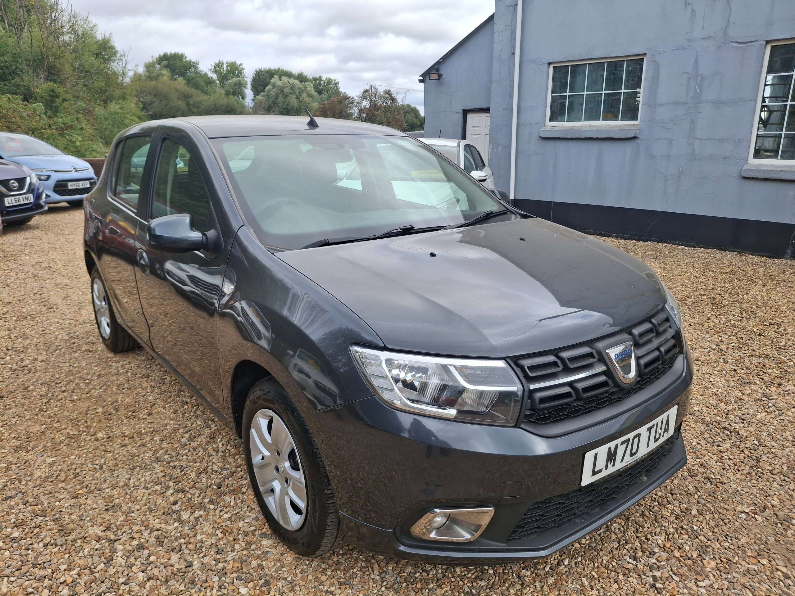 A 2020 DACIA SANDERO 0.9 TCe Comfort Hatchback 5dr Petrol Manual Euro 6 (s/s) (90 ps) A 2020 DACIA SANDERO 0.9 TCe Comfort Hatchback 5dr Petrol Manual Euro 6 (s/s) (90 ps)