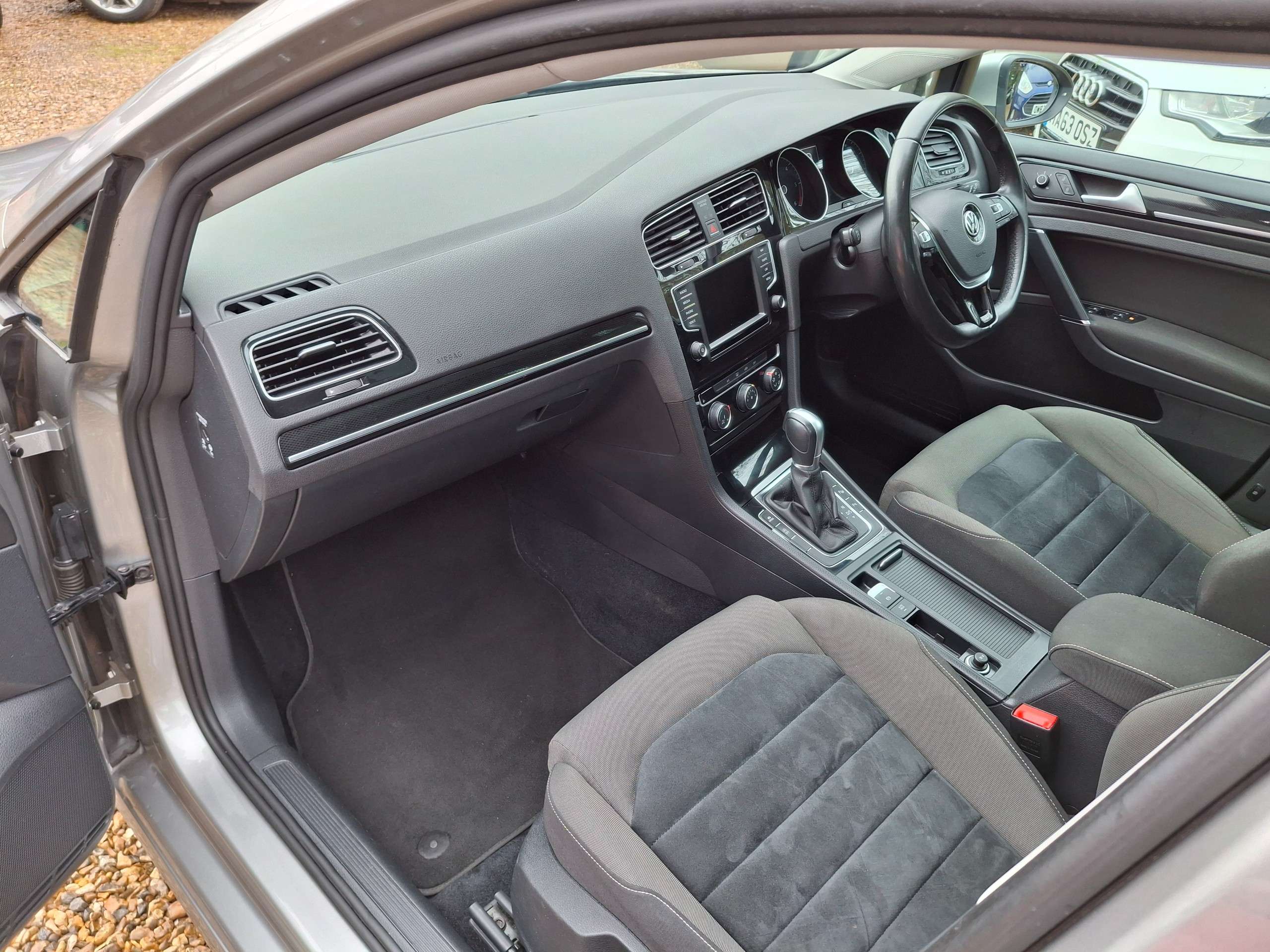 2017 VOLKSWAGEN GOLF 2017 VOLKSWAGEN GOLF