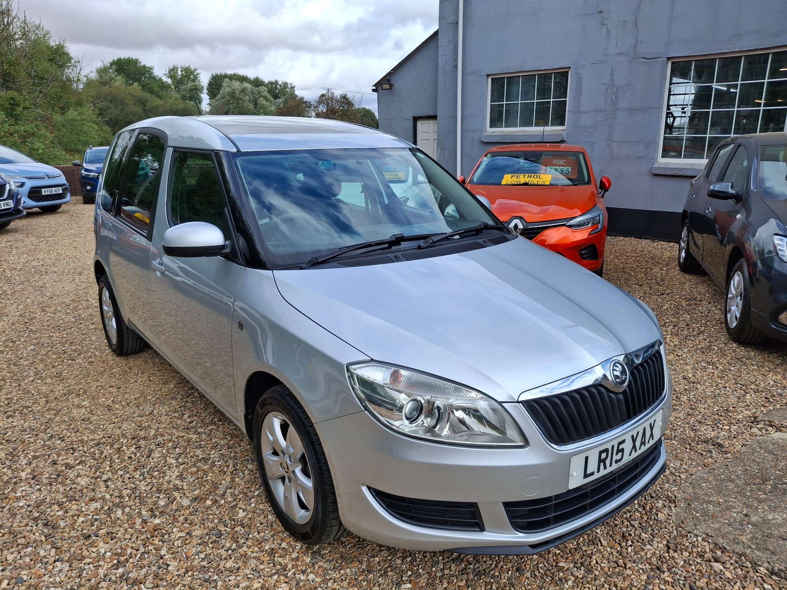 A 2015 SKODA ROOMSTER 1.2 TSI SE Action MPV 5dr Petrol Manual Euro 5 (86 ps) A 2015 SKODA ROOMSTER 1.2 TSI SE Action MPV 5dr Petrol Manual Euro 5 (86 ps)