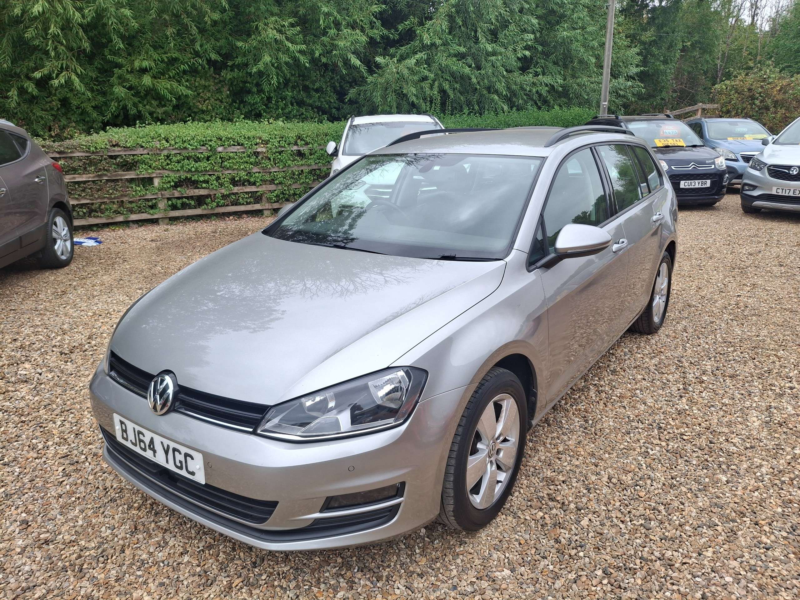 A 2014 VOLKSWAGEN GOLF 2.0 TDI BlueMotion Tech SE Estate 5dr Diesel Manual Euro 5 (s/s) (150 ps) A 2014 VOLKSWAGEN GOLF 2.0 TDI BlueMotion Tech SE Estate 5dr Diesel Manual Euro 5 (s/s) (150 ps)