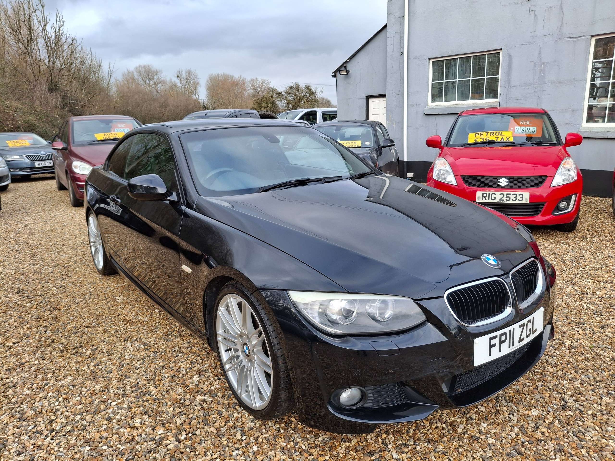 A 2011 BMW 3 SERIES 2.0 320i M Sport Convertible 2dr Petrol Steptronic Euro 5 (170 ps) A 2011 BMW 3 SERIES 2.0 320i M Sport Convertible 2dr Petrol Steptronic Euro 5 (170 ps)