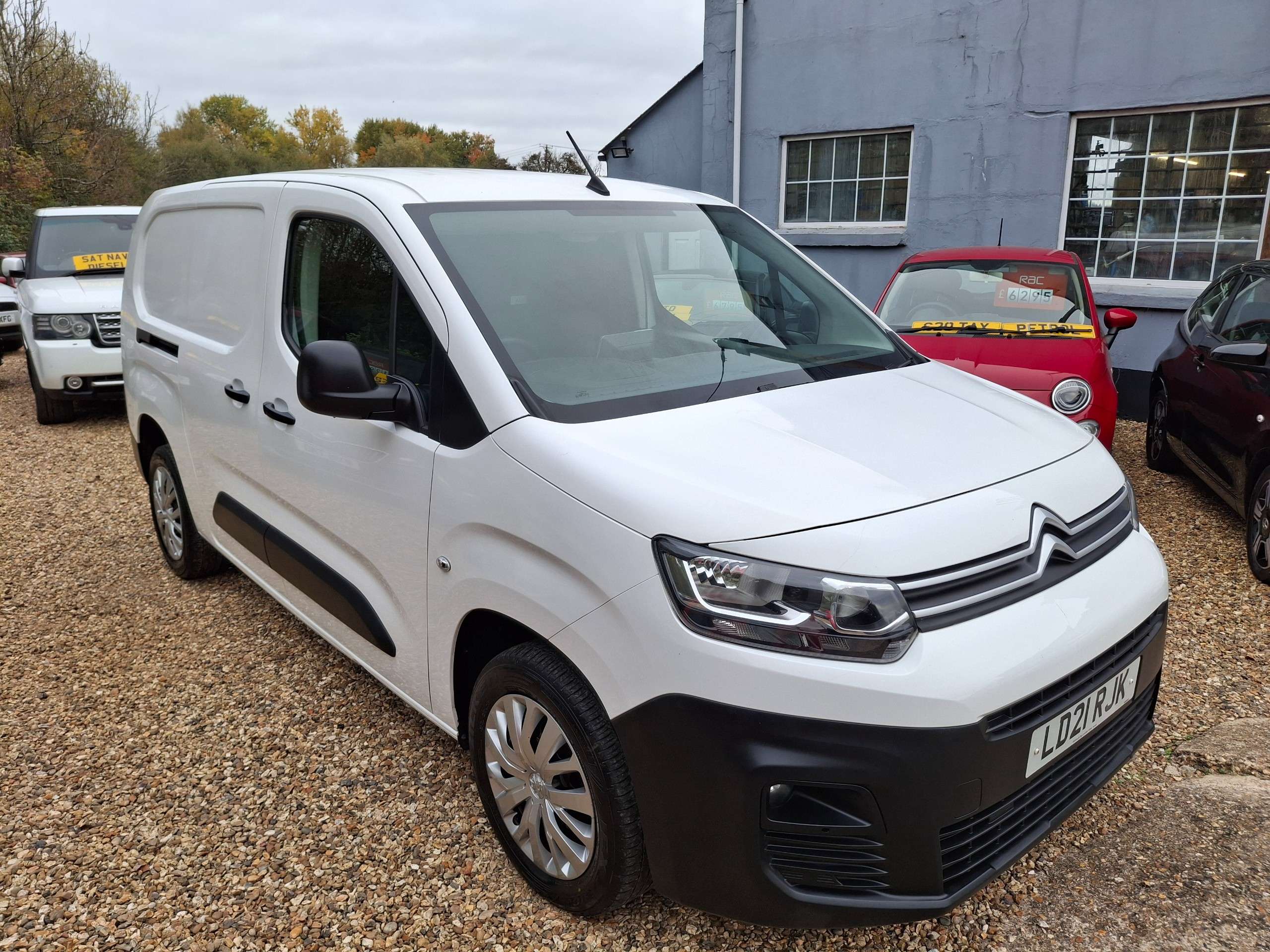 A 2021 CITROEN BERLINGO 1.5 BlueHDi 950 Enterprise XL Panel Van 6dr Diesel Manual LWB Euro 6 (s/s) (100 ps) A 2021 CITROEN BERLINGO 1.5 BlueHDi 950 Enterprise XL Panel Van 6dr Diesel Manual LWB Euro 6 (s/s) (100 ps)