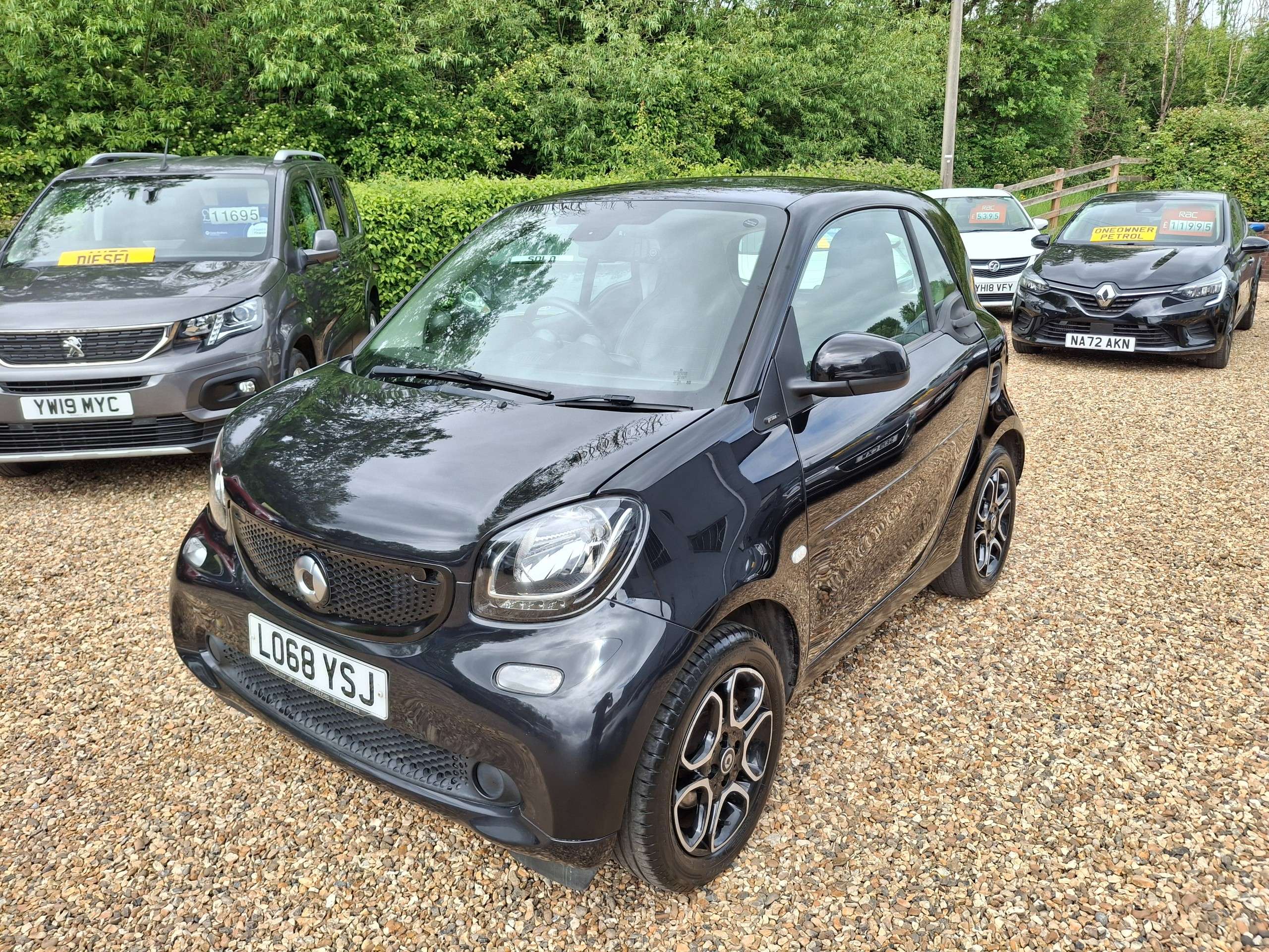 A 2018 SMART FORTWO 0.9T Prime (Premium) Coupe 2dr Petrol Twinamic Euro 6 (s/s) (90 ps) A 2018 SMART FORTWO 0.9T Prime (Premium) Coupe 2dr Petrol Twinamic Euro 6 (s/s) (90 ps)