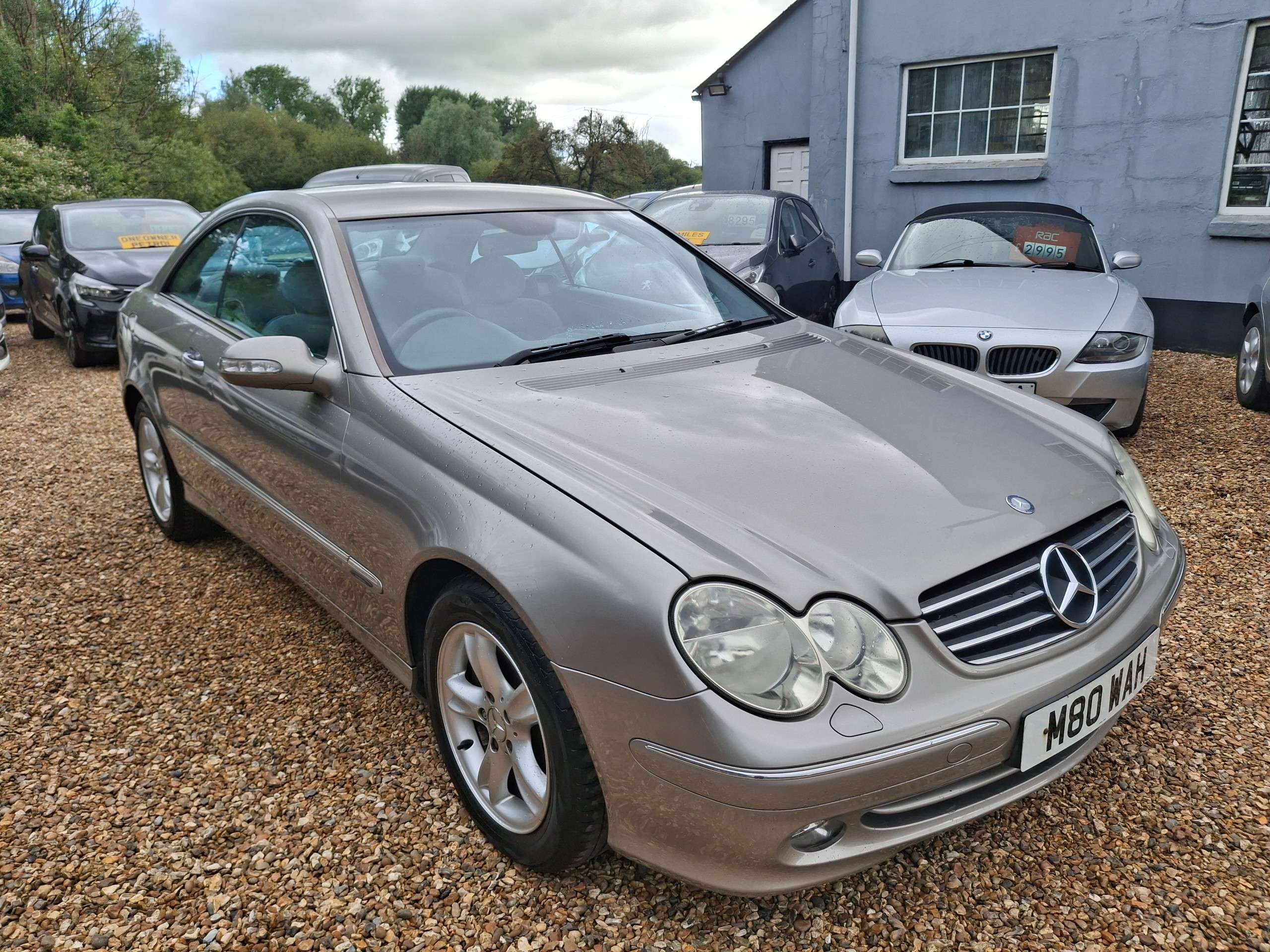 A 2004 MERCEDES-BENZ CLK 2.7 CLK270 CDI Avantgarde Coupe 2dr Diesel Automatic (183 g/km, 170 bhp) A 2004 MERCEDES-BENZ CLK 2.7 CLK270 CDI Avantgarde Coupe 2dr Diesel Automatic (183 g/km, 170 bhp)