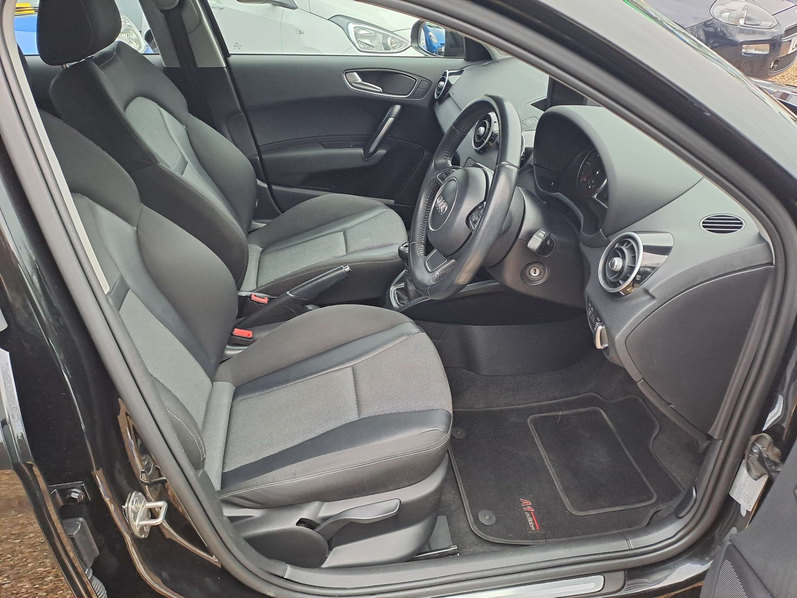 2014 AUDI A1 2014 AUDI A1