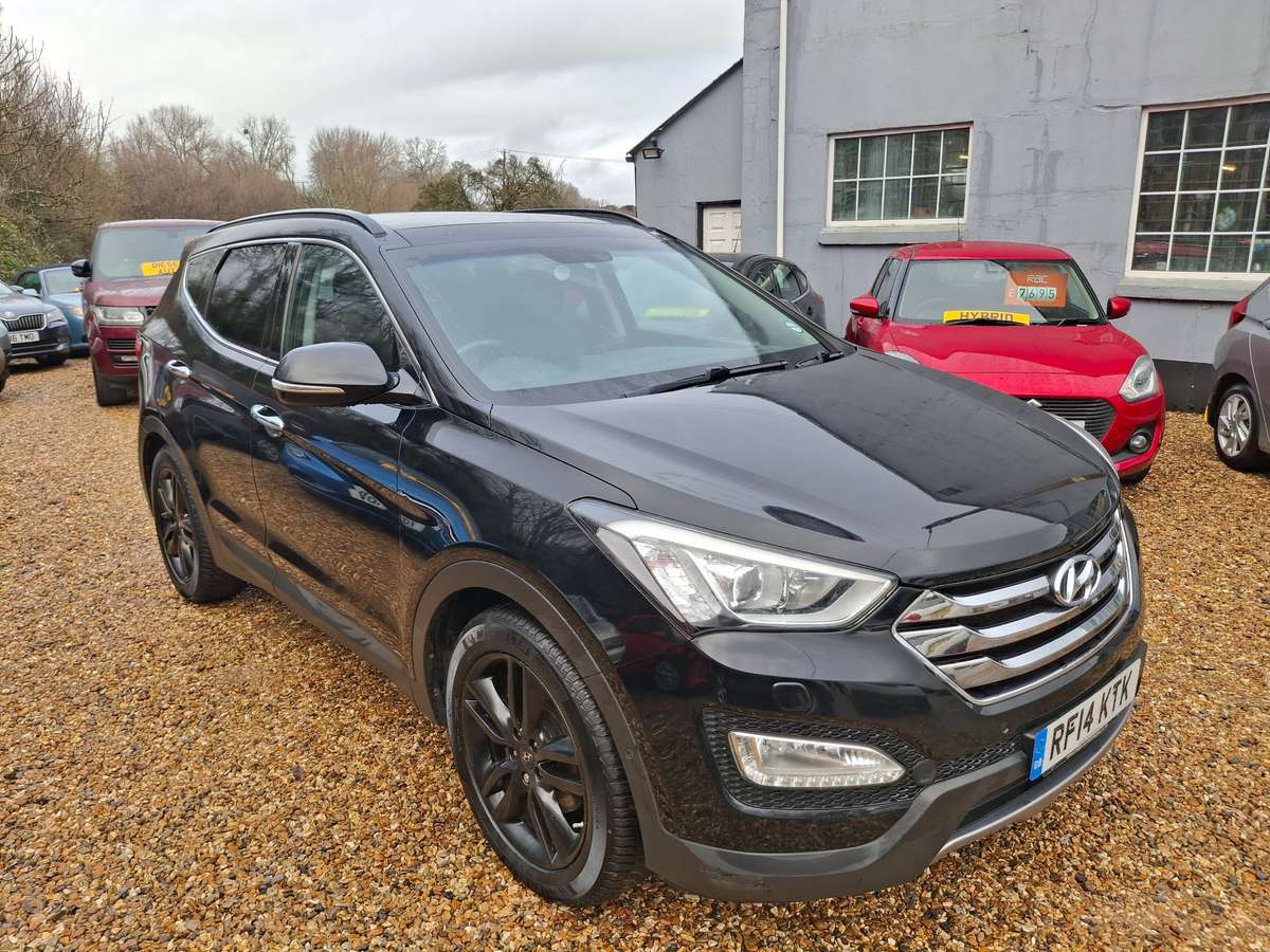 Check out this Hyundai Santa Fe 2014 Diesel Automatic