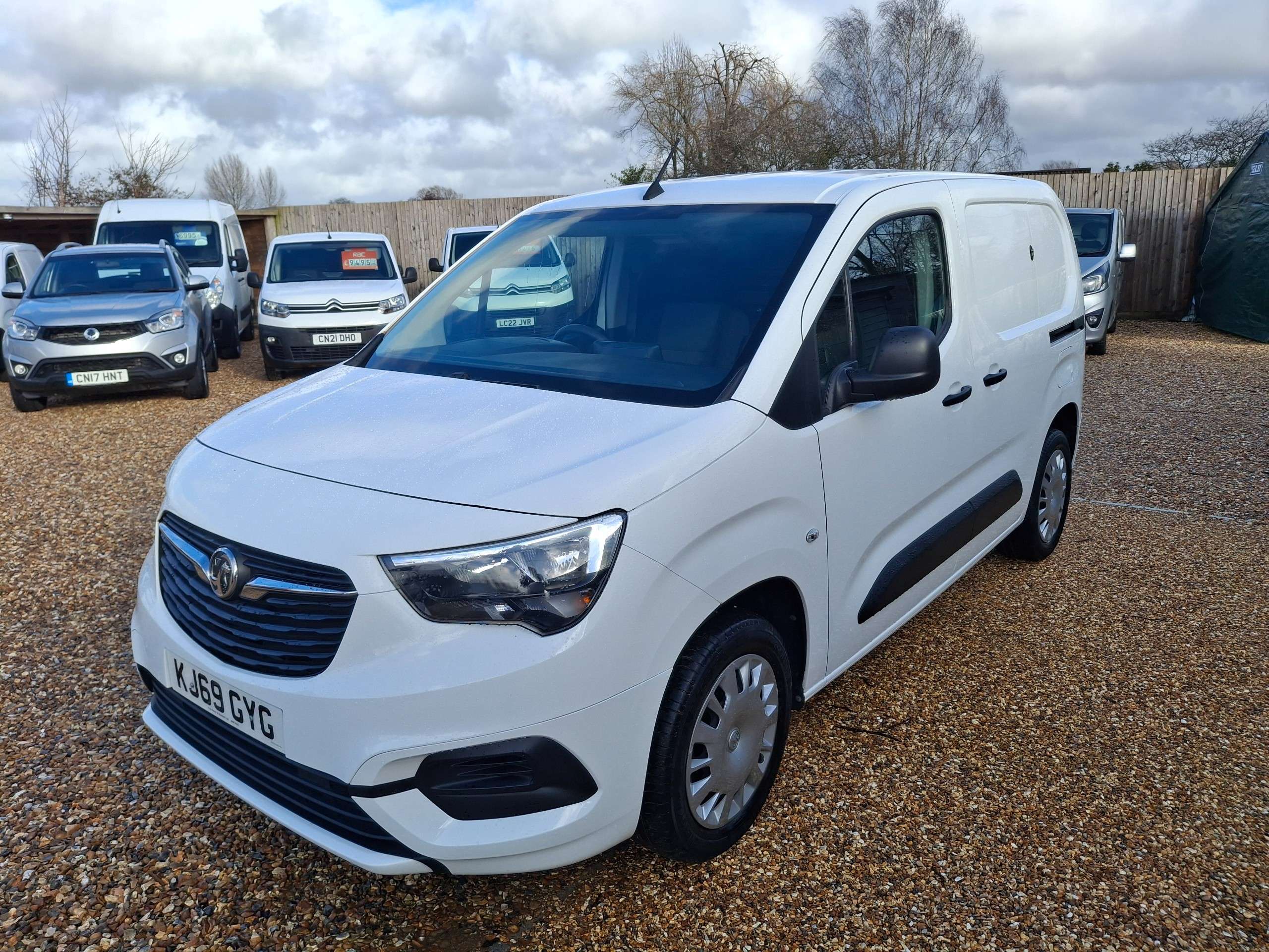 A 2020 VAUXHALL COMBO 1.5 Turbo D 2000 Sportive Panel Van 4dr Diesel Manual L1 H1 Euro 6 (s/s) (100 ps) A 2020 VAUXHALL COMBO 1.5 Turbo D 2000 Sportive Panel Van 4dr Diesel Manual L1 H1 Euro 6 (s/s) (100 ps)