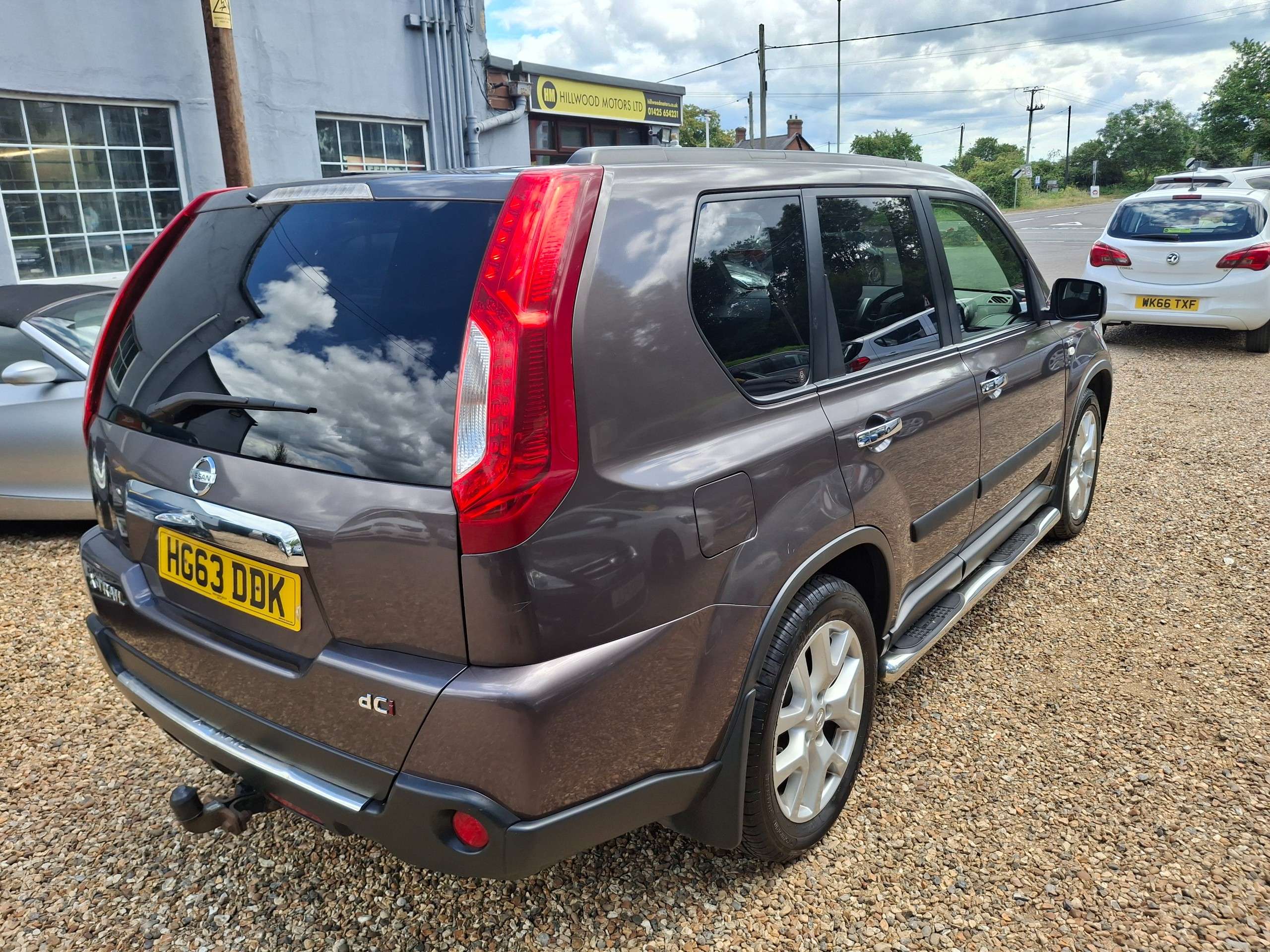 A 2013 NISSAN X-TRAIL 2.0 dCi n-tec+ SUV 5dr Diesel Manual 4WD Euro 5 (173 ps) A 2013 NISSAN X-TRAIL 2.0 dCi n-tec+ SUV 5dr Diesel Manual 4WD Euro 5 (173 ps)