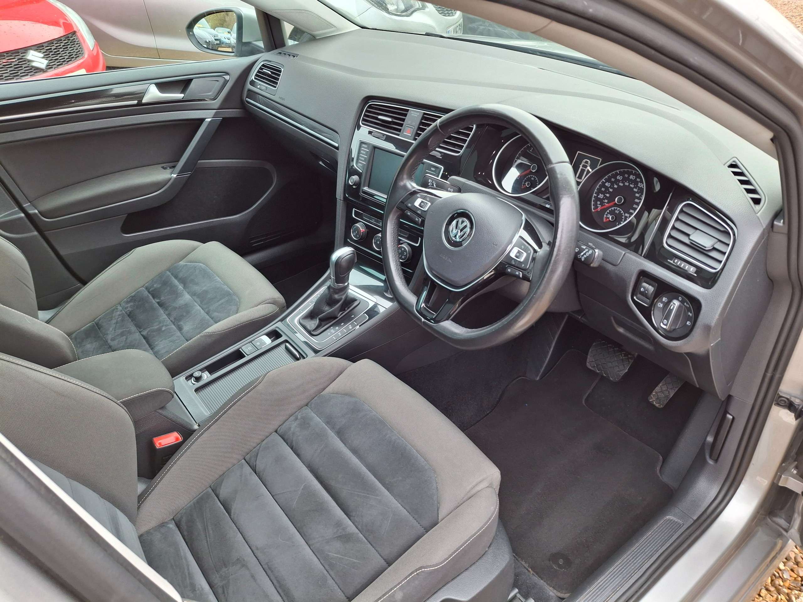 2017 VOLKSWAGEN GOLF 2017 VOLKSWAGEN GOLF